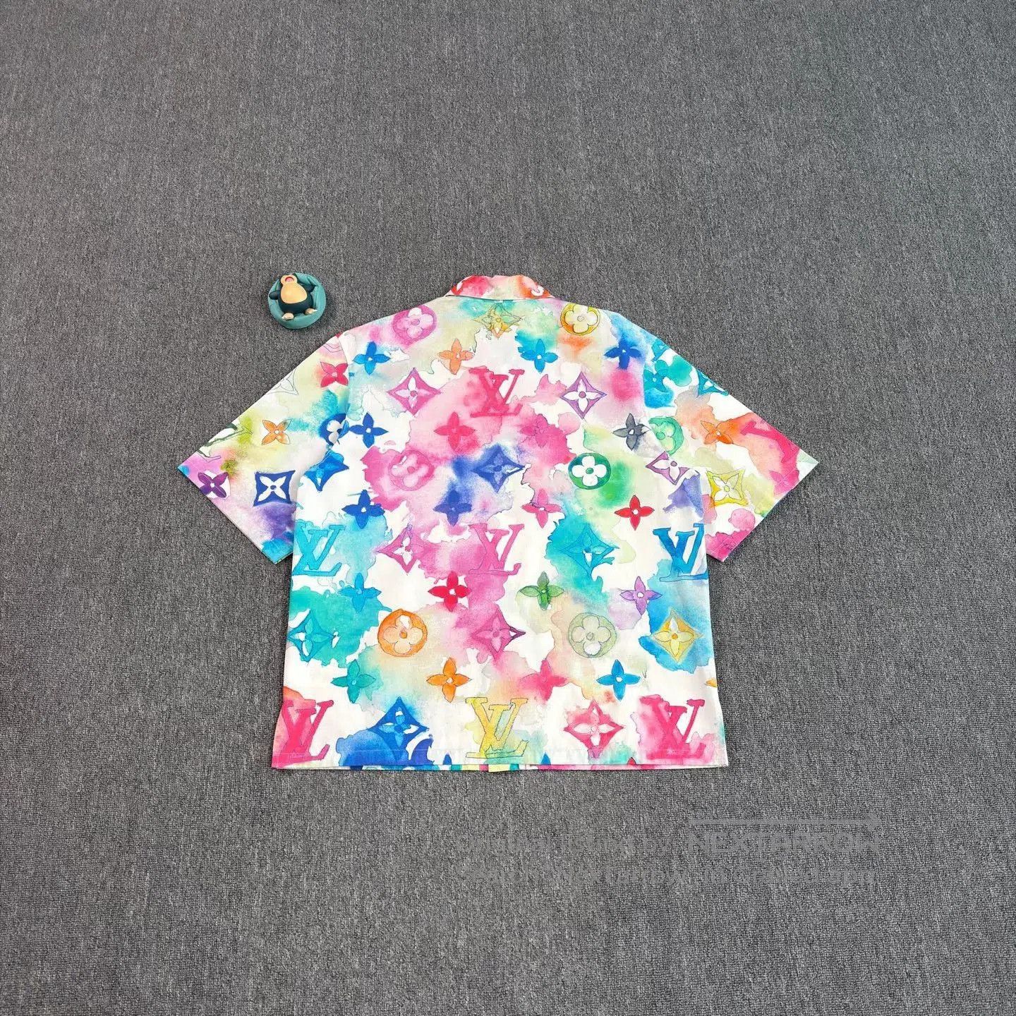 Louis Vuitton LV Watercolor Print Short Sleeve Shirt. Size US XL / EU 56 / 4 - 2 Thumbnail