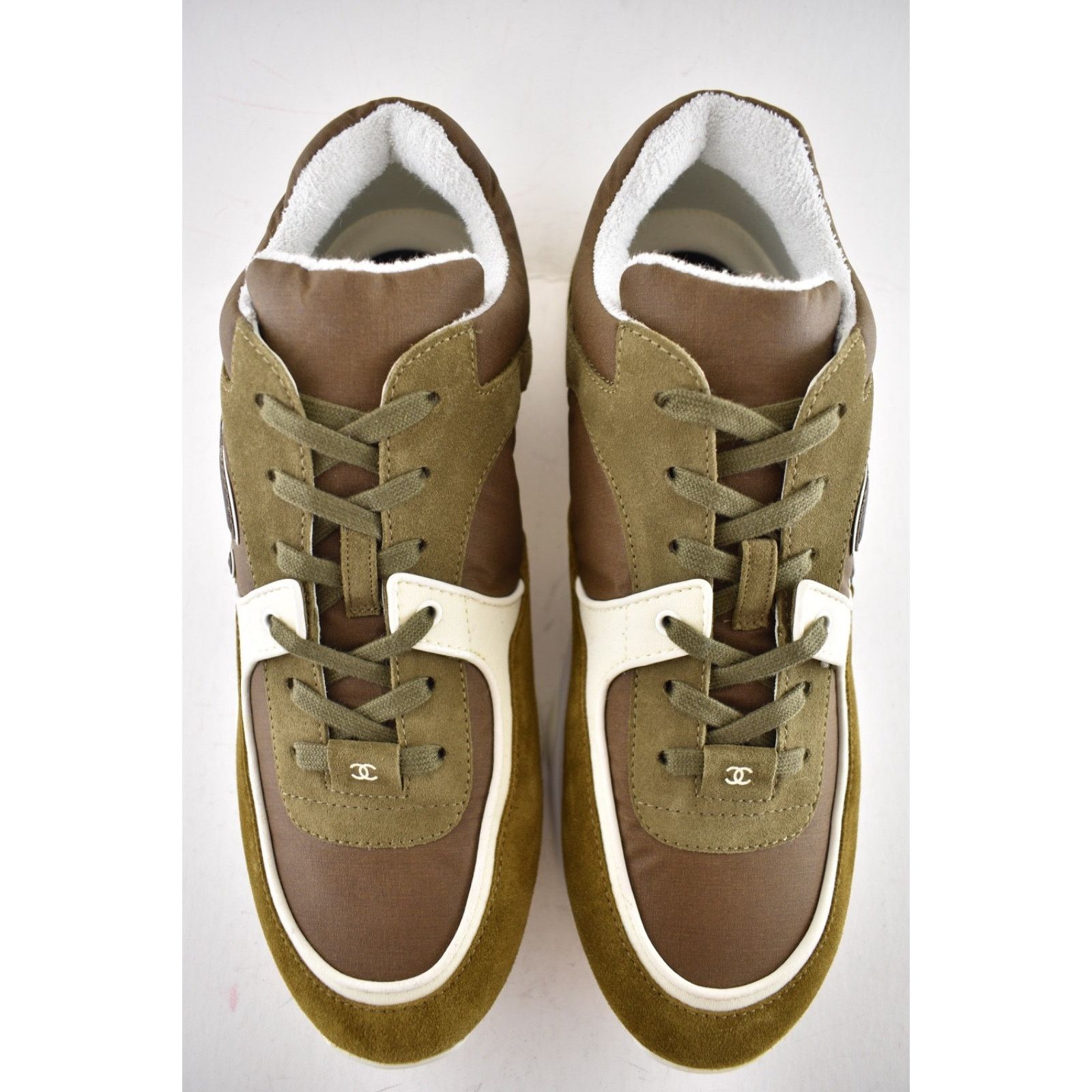Chanel Chanel 20C Mens Brown Green White CC Logo Low Top Size US 11 / EU 44 - 8 Thumbnail