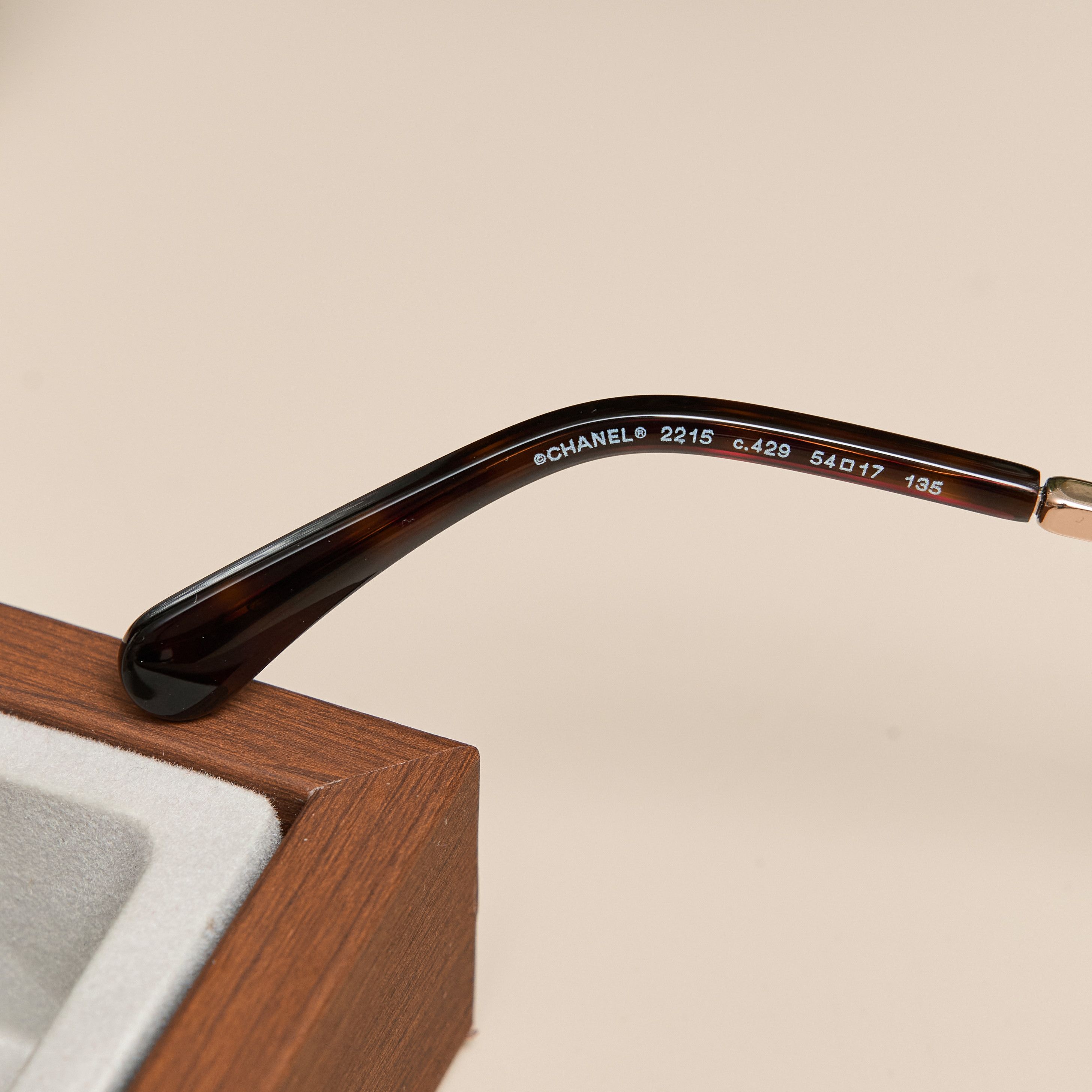 Chanel CHANEL 0CH2215 C429 Sunglasses Size ONE SIZE - 4 Thumbnail