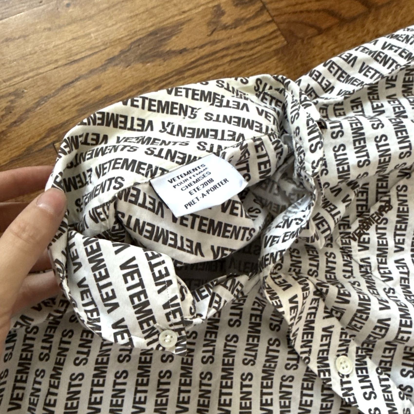 Vetements VETEMENTS Oversized Button-down Long Sleeve Printed Shirt DEFECT!! Size S C11 Shirt Men White Size US S / EU 44-46 / 1 - 5 Thumbnail