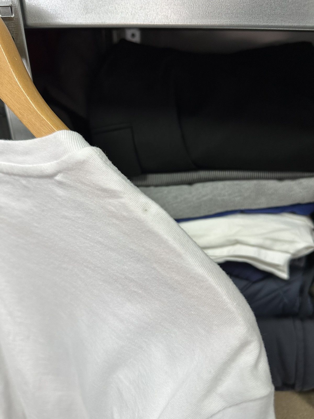 Oakley Vintage Oakley T-Shirt Big Logo Outdoor Japanese White Tee Size US L / EU 52-54 / 3 - 17 Thumbnail