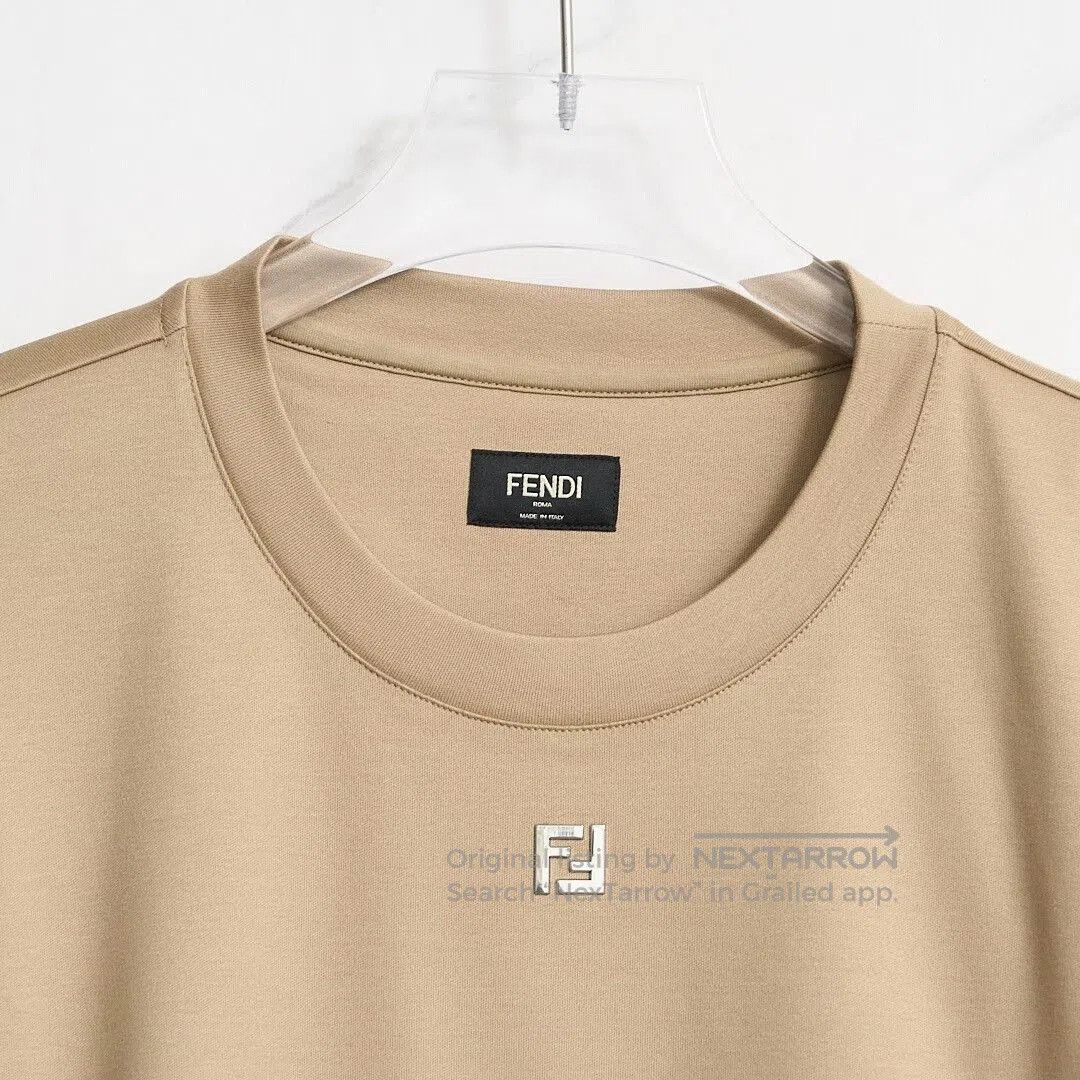 Fendi Fendi Men's Metal Logo Solid T-Shirt. Size US M / EU 48-50 / 2 - 4 Thumbnail