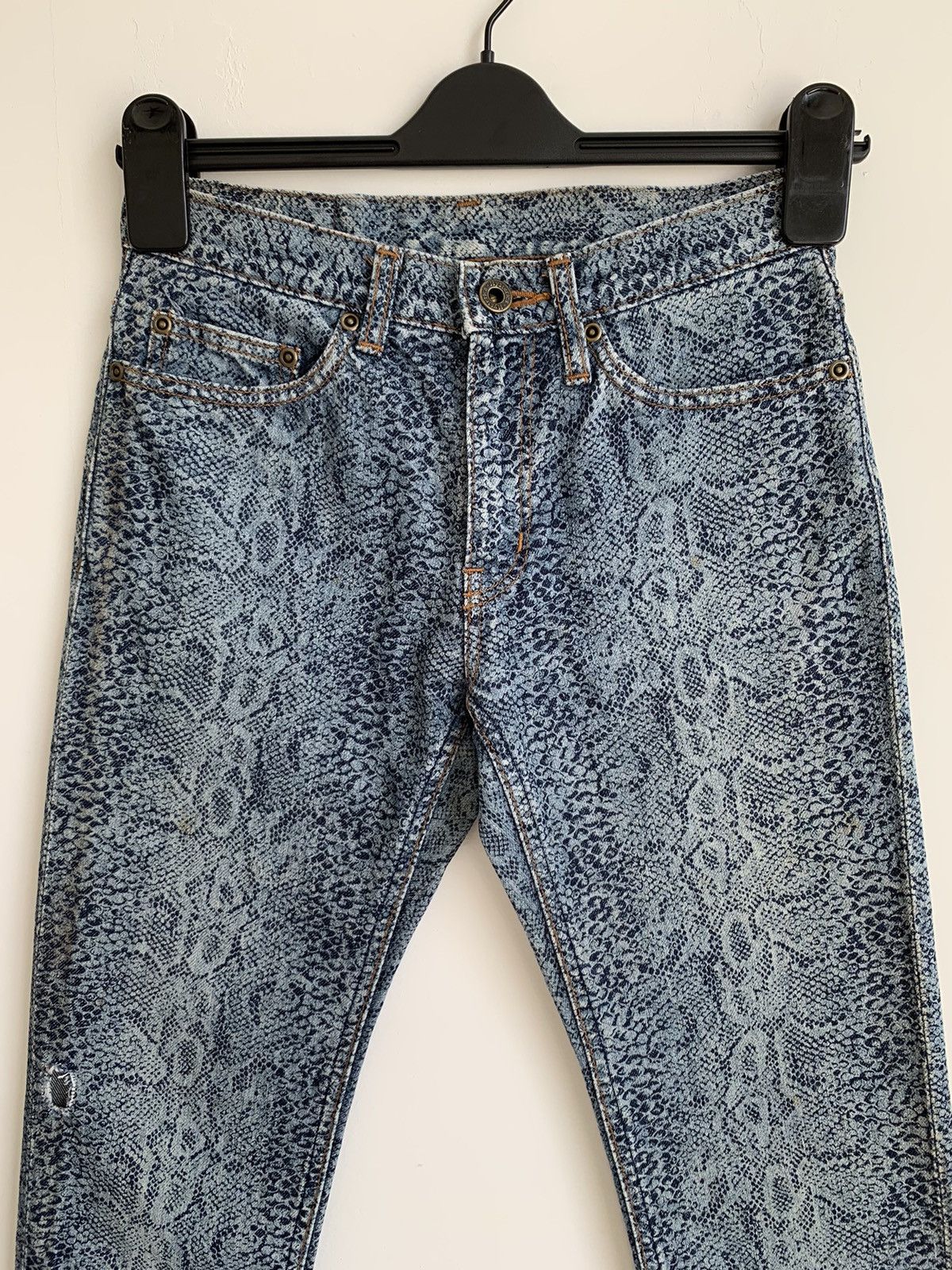 Hysteric Glamour 2000s Hysteric Glamour Snake Pattern Skinny Jeans Size US 26 / EU 42 - 7 Thumbnail