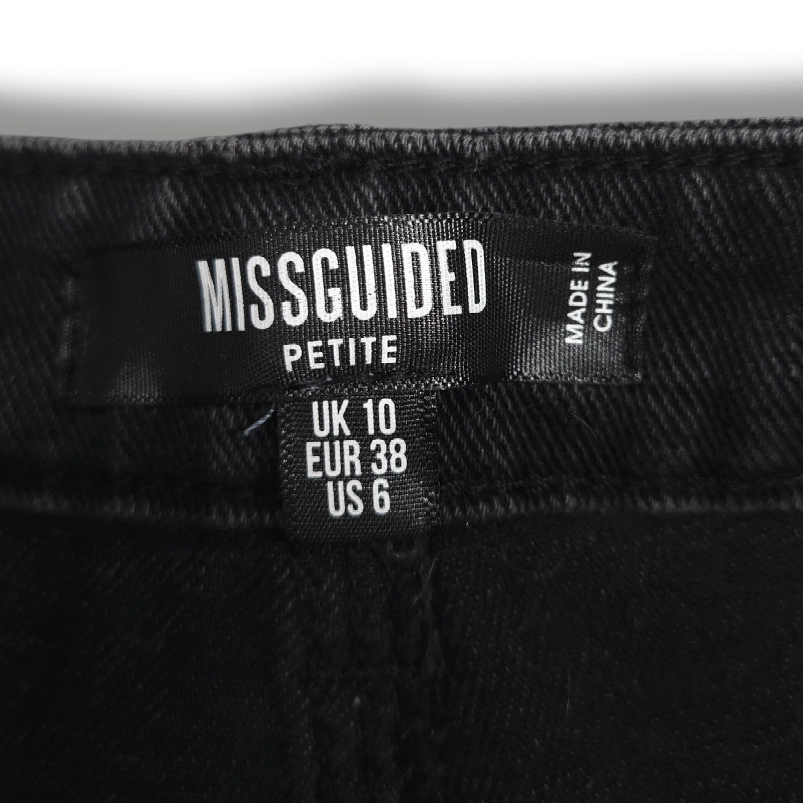 Other EUC Missguided Two-Tone Mom Jeans Crop Denim Jeans Sz. 6x25 Size 28" / US 6 / IT 42 - 6 Thumbnail