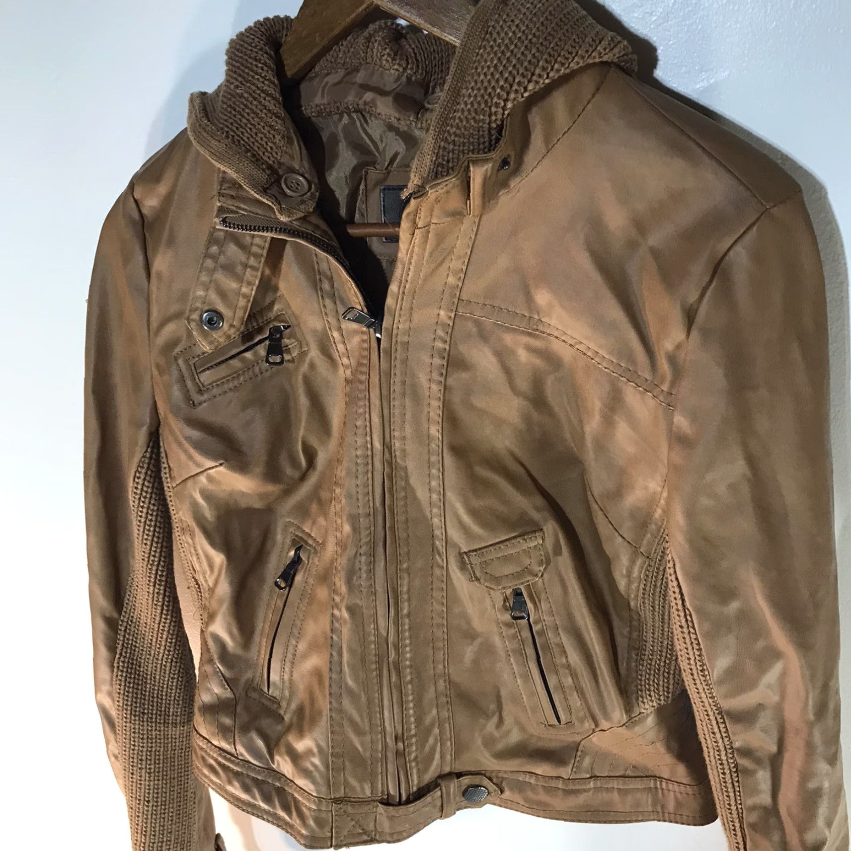 Camel Ci Sono By Cavalini Camel 100% Vegan Leather Cropped Moto Jacket Womens Size M Size M / US 6-8 / IT 42-44 - 2 Thumbnail
