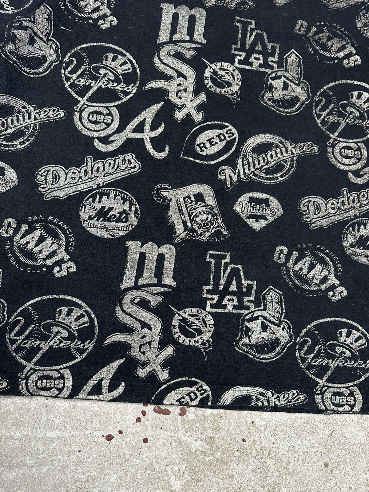 Majestic Vintage Y2K Majestic All Over Prints MLB Teams T Shirt Size US L / EU 52-54 / 3 - 4 Thumbnail