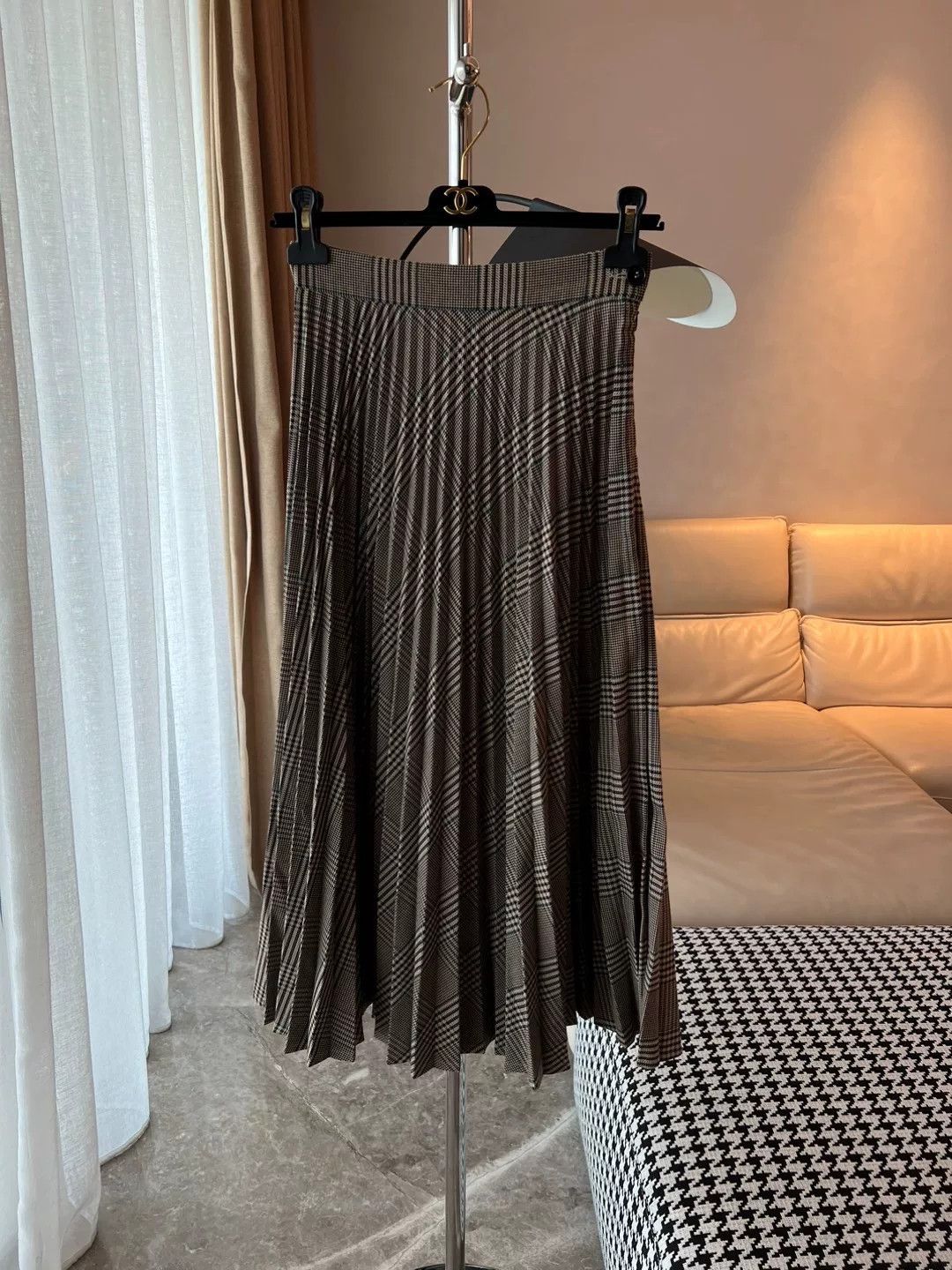 MM6 Maison Margiela Pleated Check Skirt Size 38" / US 16 / IT 52 - 1 Thumbnail