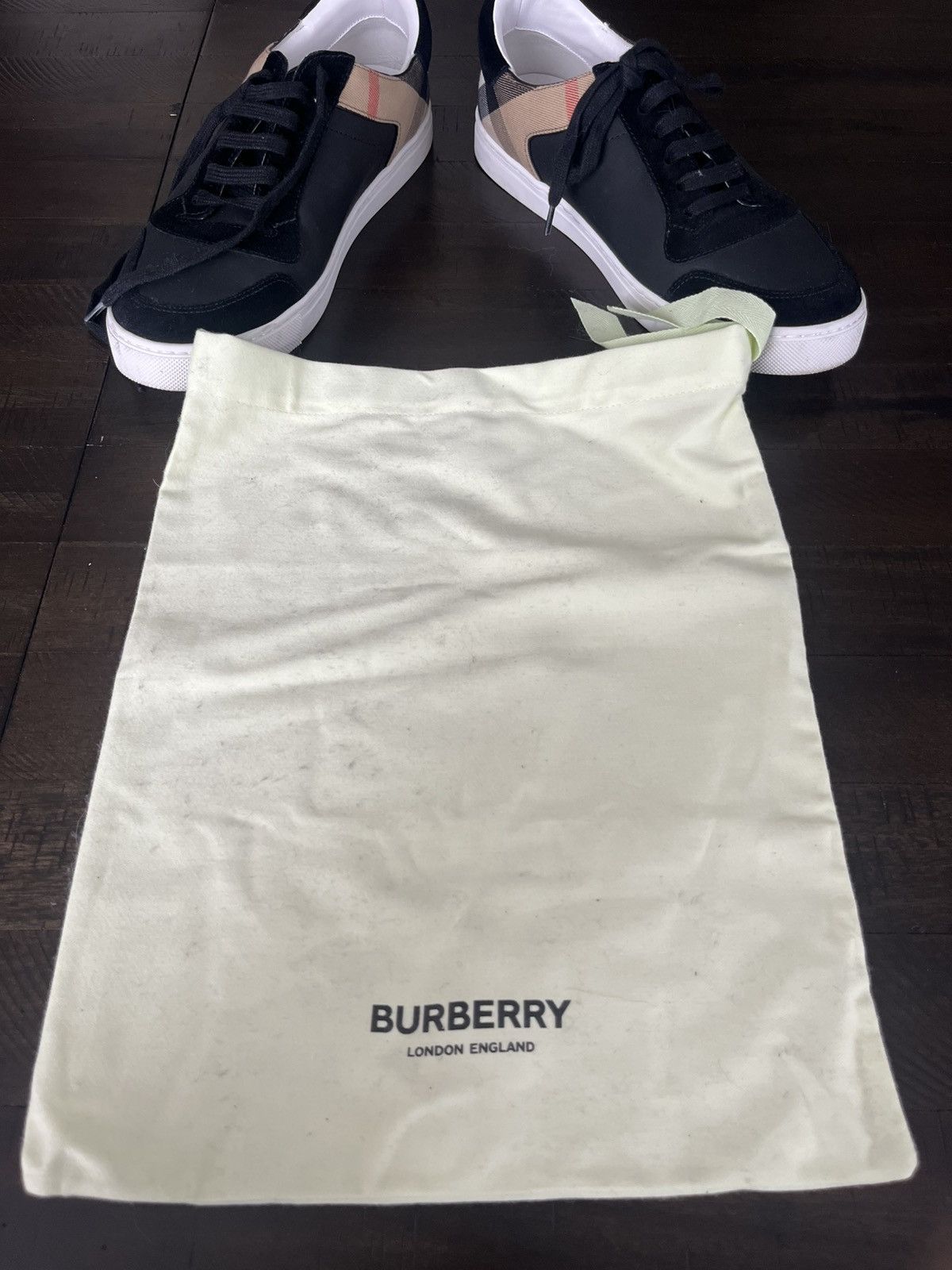 Burberry Reeth Sneaker (Black/Beige)