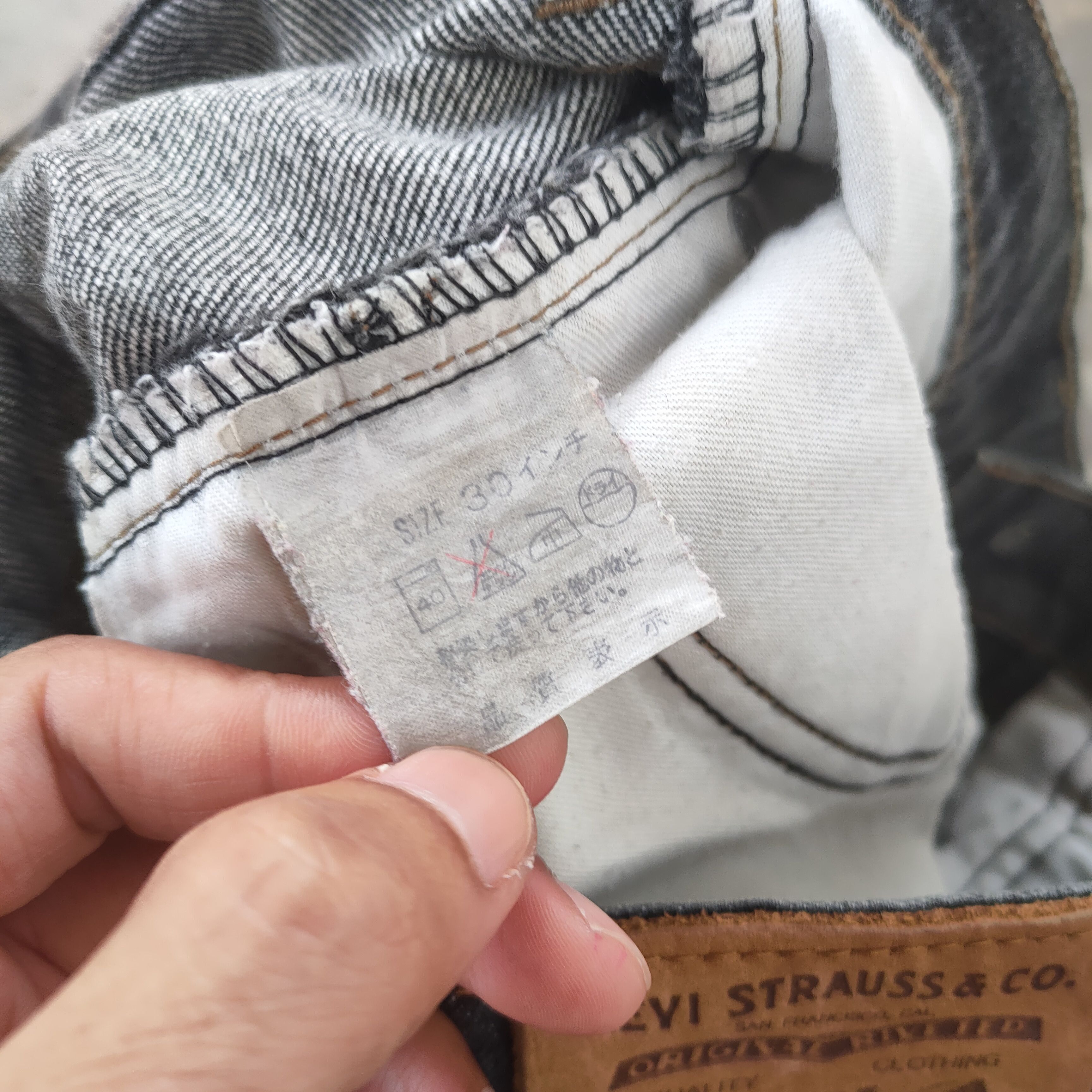 Levi's Vintage Clothing W30 VINTAGE 89' LEVI'S 626 RIPPED FADED BLACK JEANS DENIM Size US 30 / EU 46 - 14 Thumbnail