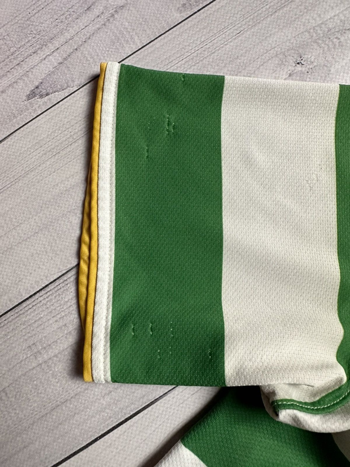 Nike × Vintage Vintage Nike Celtic soccer jersey size M Striped Size US M / EU 48-50 / 2 - 5 Thumbnail
