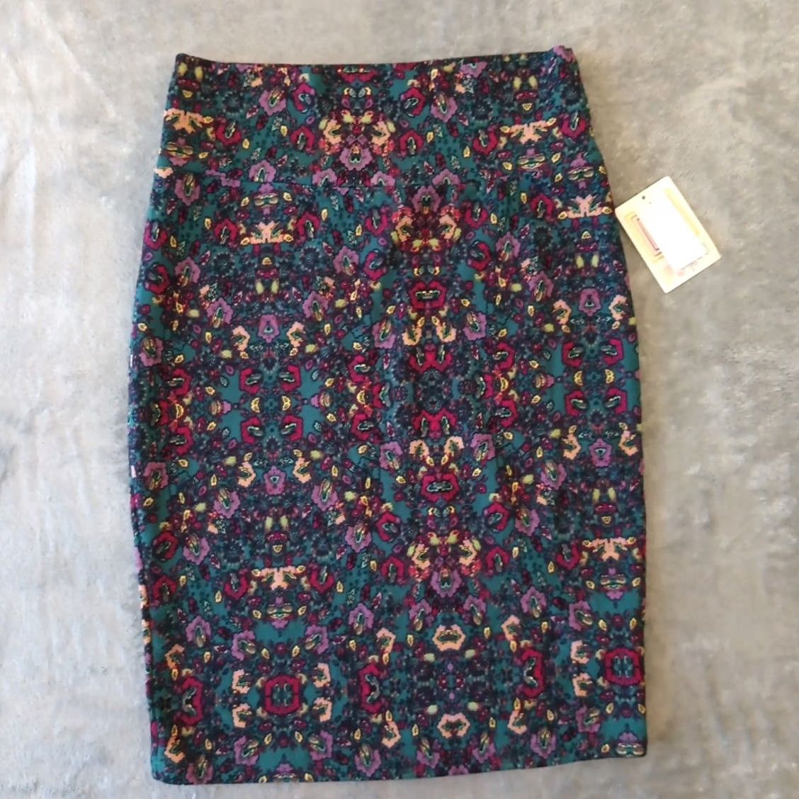 Vintage LuLaRoe Cassie Skirt Medium Green Floral Knee Length Pull On Pencil New Size 32" / US 10 / IT 46 - 2 Thumbnail