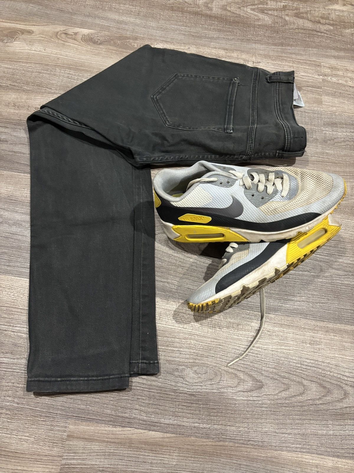 Nike Livestrong Sneakers & Black Jeans Size US 9 / EU 42 - 1 Preview