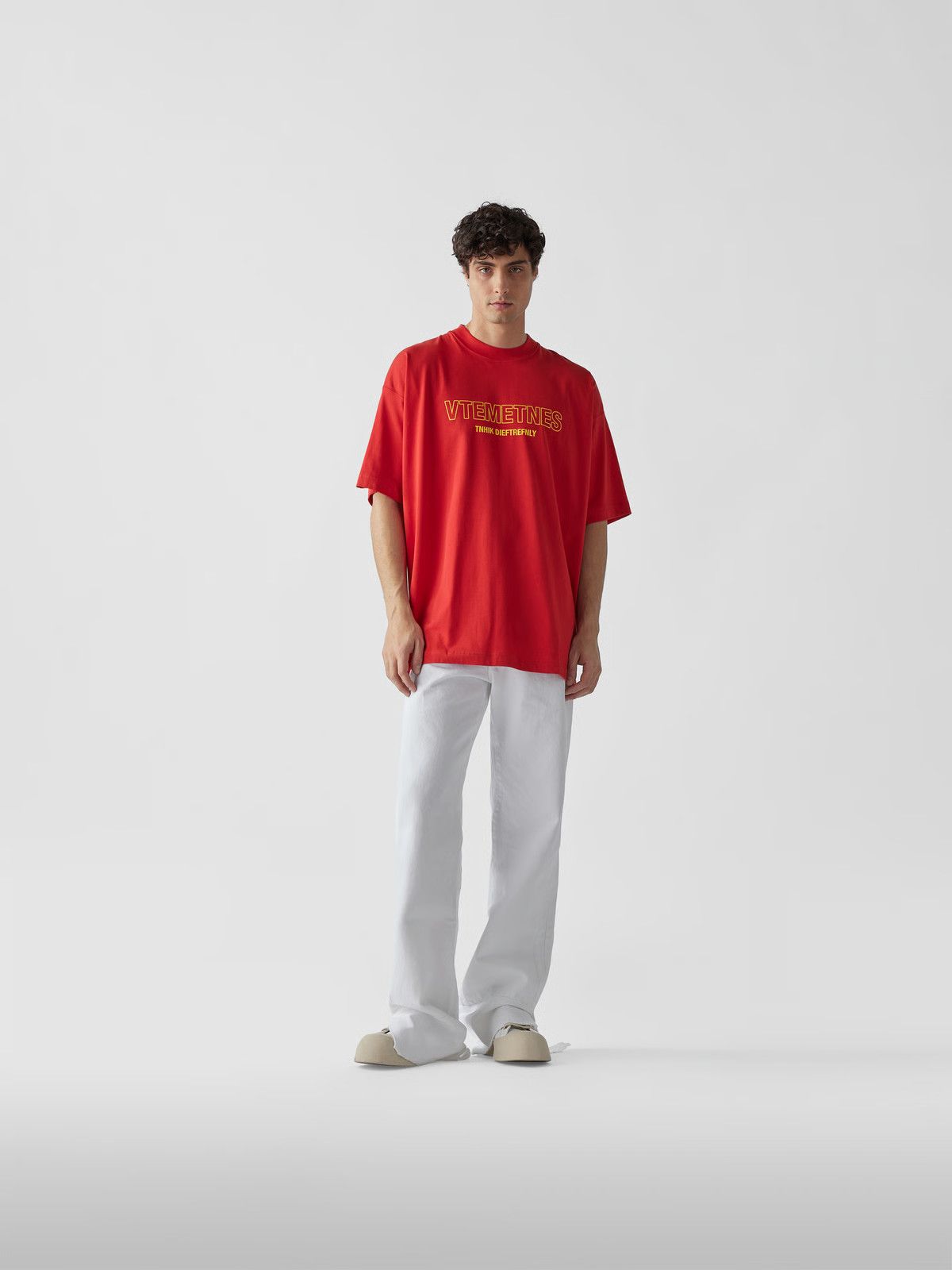 Vetements o1y0924 T-Shirt in Red Size US M / EU 48-50 / 2 - 3 Thumbnail