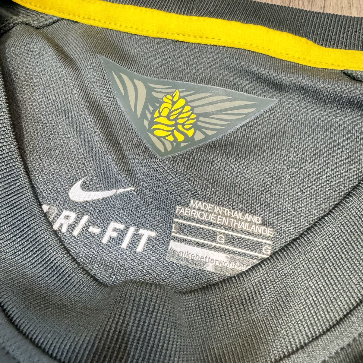 Nike Brazil 2014 away shirt #7 Pato Size US L / EU 52-54 / 3 - 7 Thumbnail