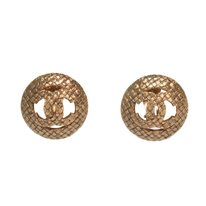 Chanel Chanel, woven CC clip on cutout earrings in gold Size ONE SIZE - 3 Thumbnail