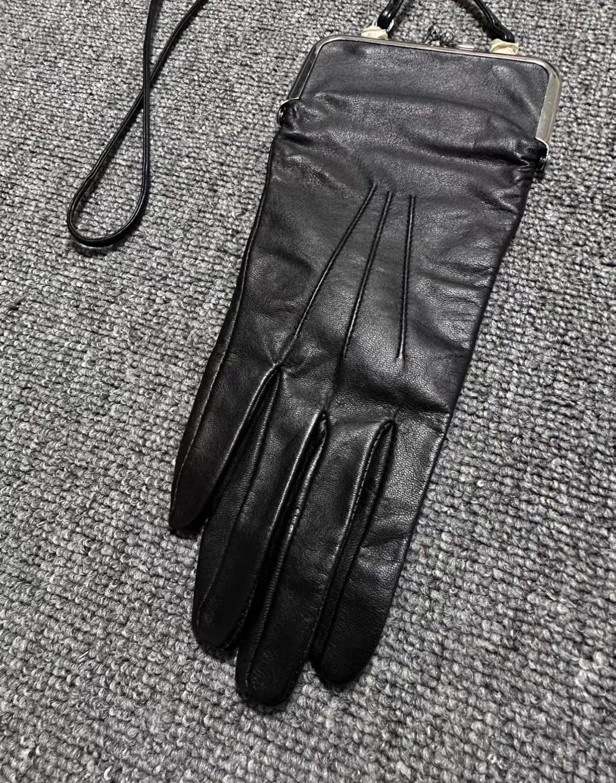 Maison Margiela Maison Margiela Discontinued Glove Frame Bag J37 Size ONE SIZE - 3 Thumbnail