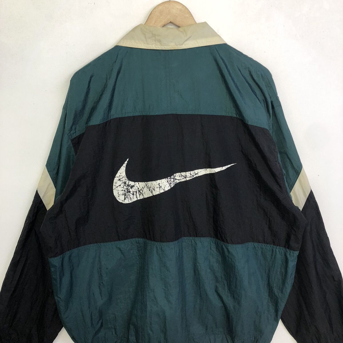 Nike Vintage 90 Nike Big Swoosh Windbreaker Light Jacket Size US L / EU 52-54 / 3 - 10 Thumbnail