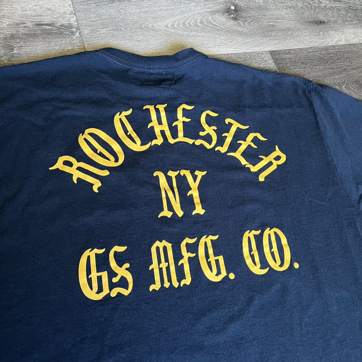 Vintage Vintage Style Golden Supply & Mfg Co. Rochester NY Logo Tee Size US XXL / EU 58 / 5 - 4 Thumbnail