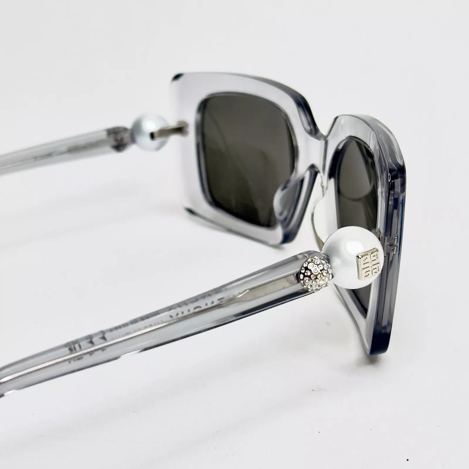 Givenchy GIVENCHY 4G PEARL 40071 GV40071I Square Sunglasses Size ONE SIZE - 2 Thumbnail