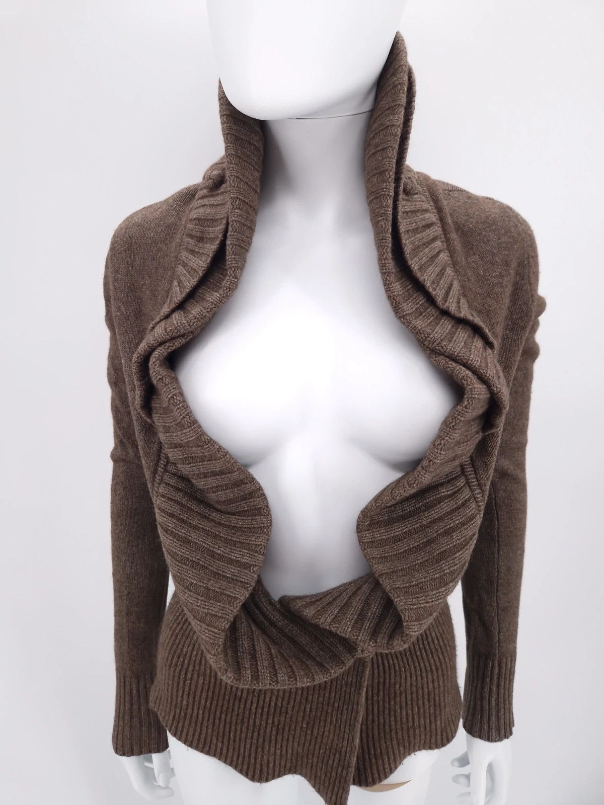 Givenchy Givenchy Riccardo Tisci Merino Wool Sculptural Cardigan Size S / US 4 / IT 40 - 2 Thumbnail