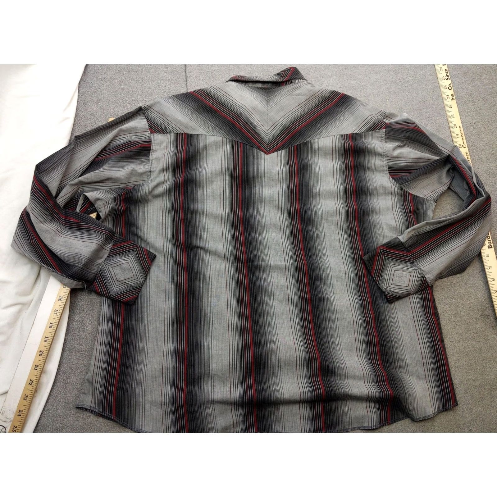 Wrangler VINTAGE Wrangler Shirt Mens 2XL Gray Black Red Striped Western Snap Button Flap Pockets Size US XXL / EU 58 / 5 - 6 Thumbnail