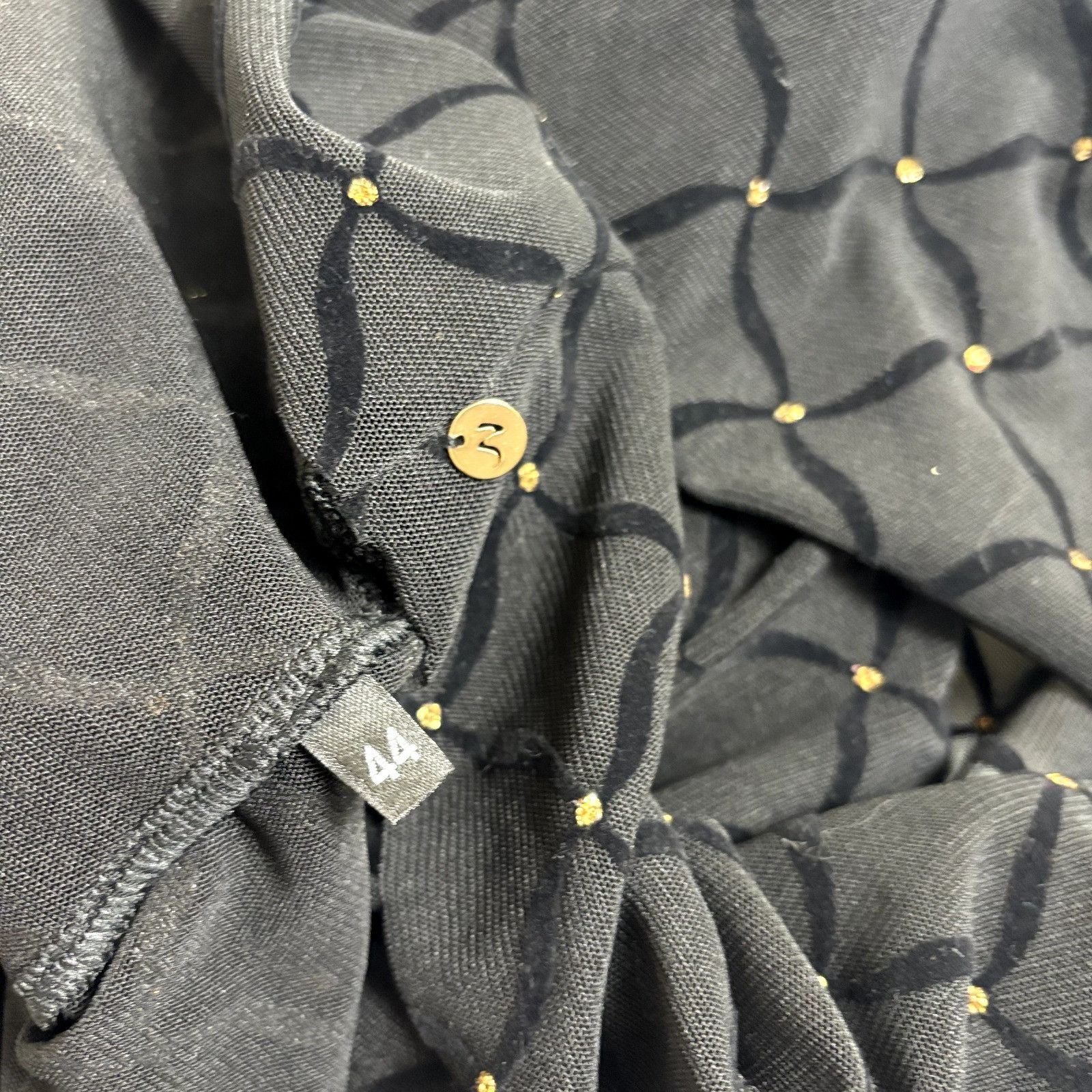 Nissan Nissa Black Long Sleeve Diamond Pattern, Gold Beaded Necklin Size M / US 6-8 / IT 42-44 - 10 Thumbnail