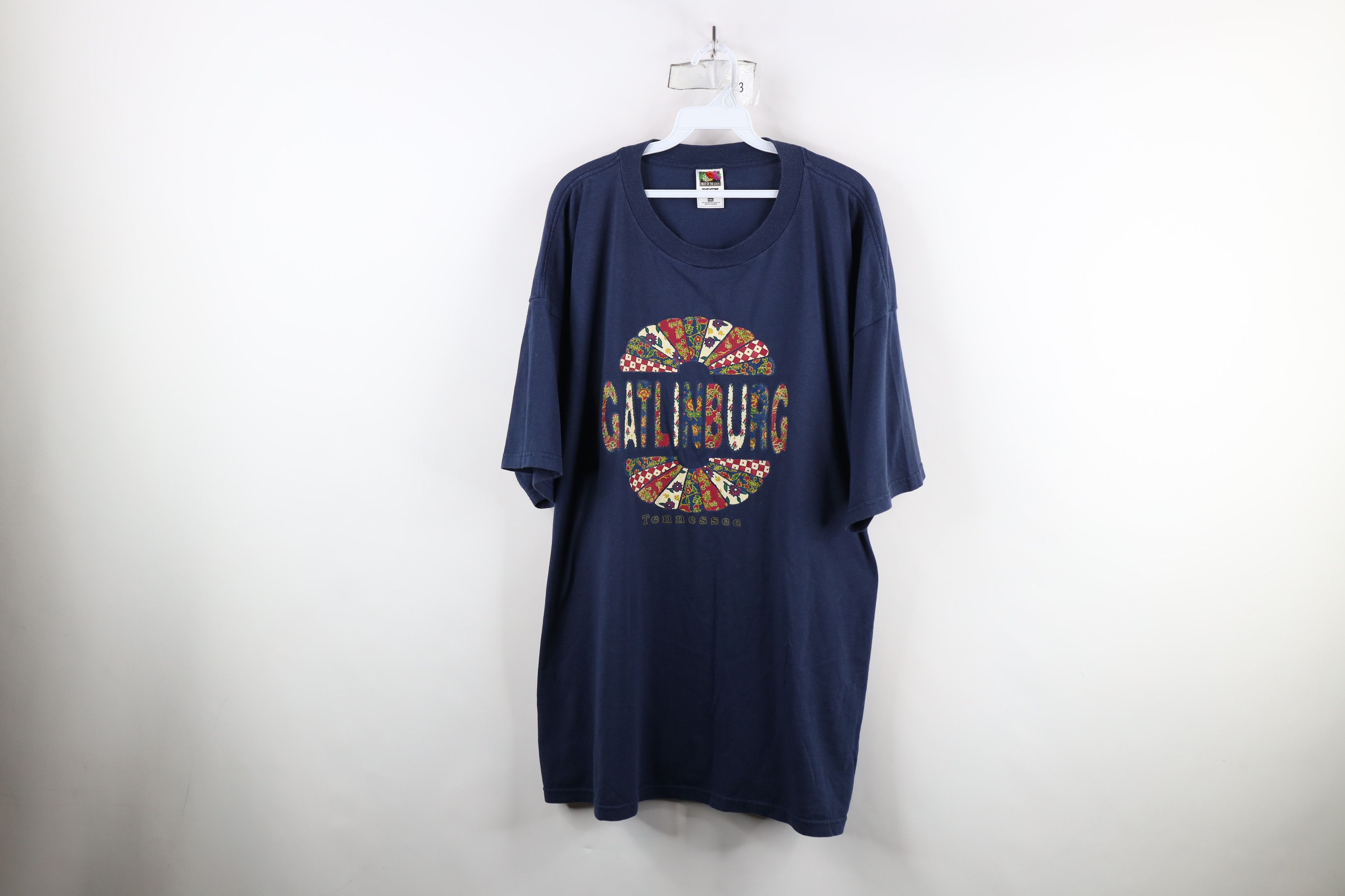 Vintage Vintage 90s Streetwear Tennessee Quilt Patch T-Shirt Size US XXL / EU 58 / 5 - 1 Thumbnail