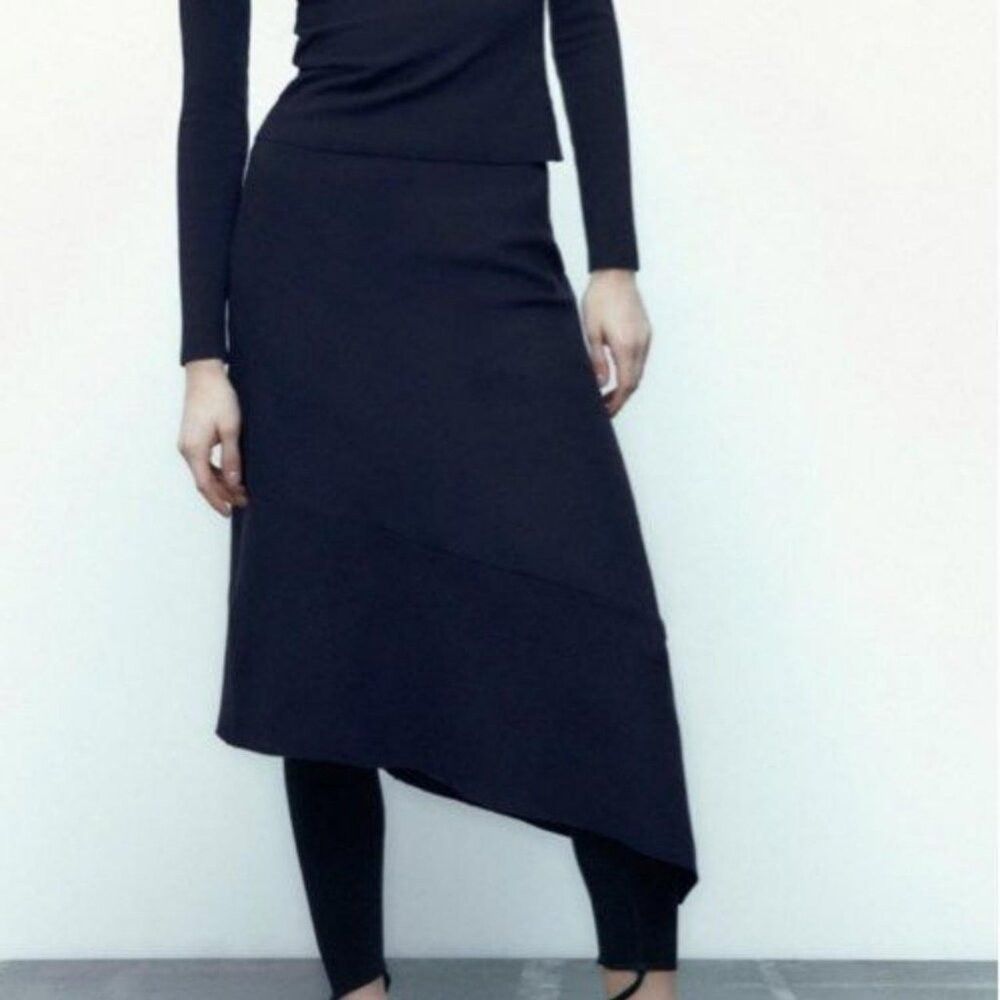 Zara NWT New Zara Asymmetrical Ribbed Knit Navy Viscose Skirt Si Size 36" / US 14 / IT 50 - 2 Thumbnail