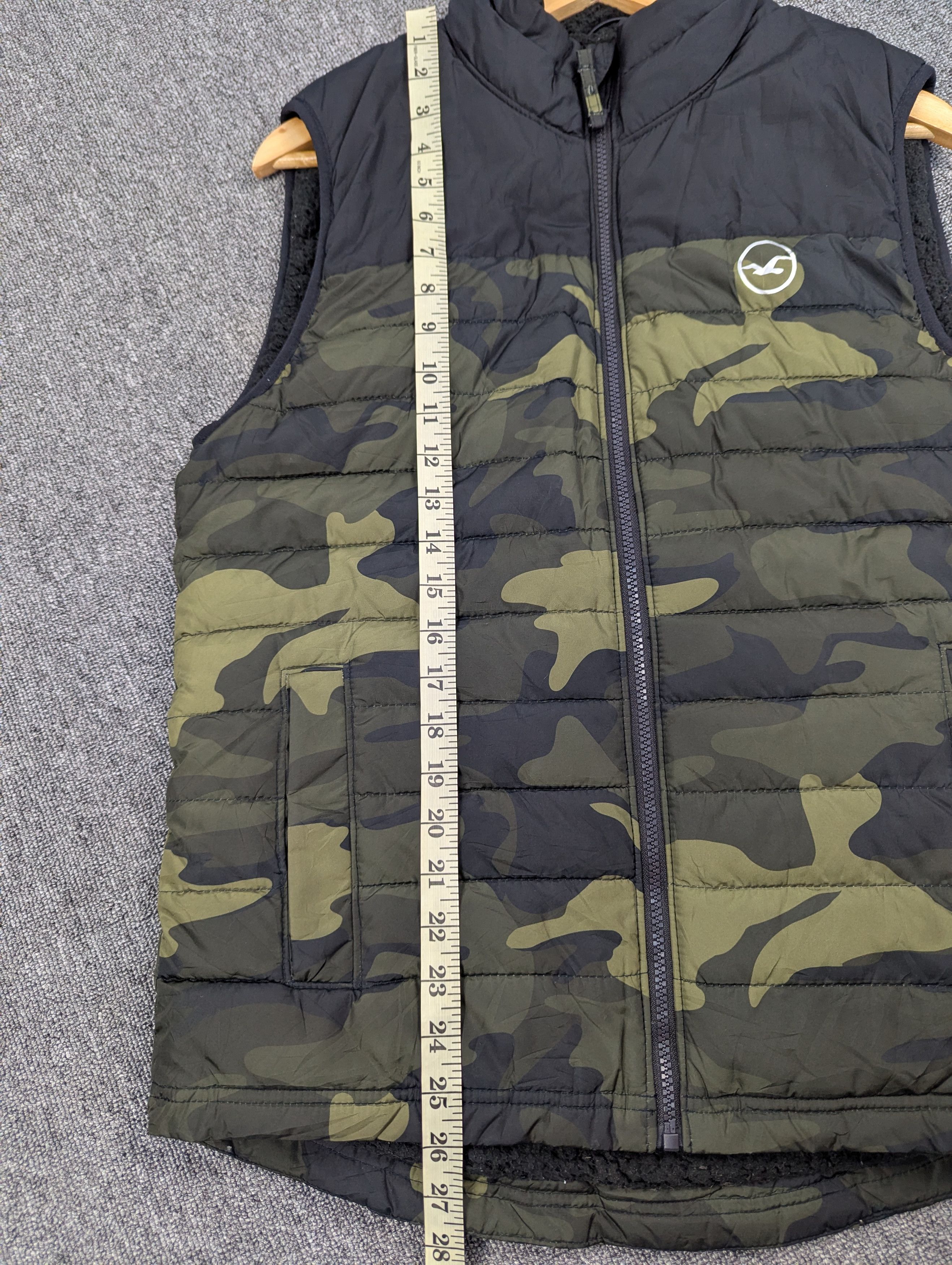 Hollister Hollister Camo Puffer Sherpa Lined Vest Jacket Size XS Size US XS / EU 42 / 0 - 17 Thumbnail