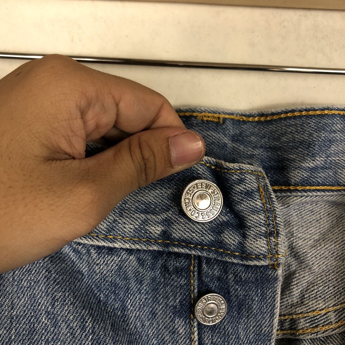 Levi's 🔥90’s VINTAGE LEVIS DISTRESSED DENIM JEANS USA Size US 36 / EU 52 - 12 Thumbnail