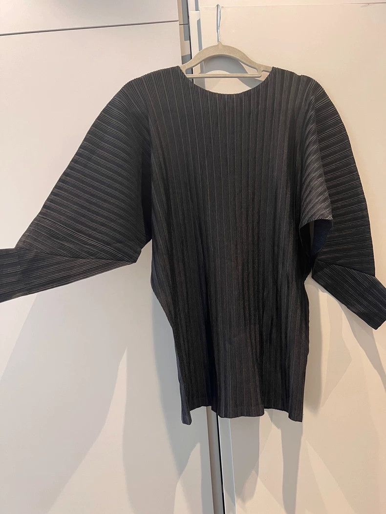 Issey Miyake Issey Miyake Black pleated top Size L / US 10 / IT 46 - 1 Thumbnail