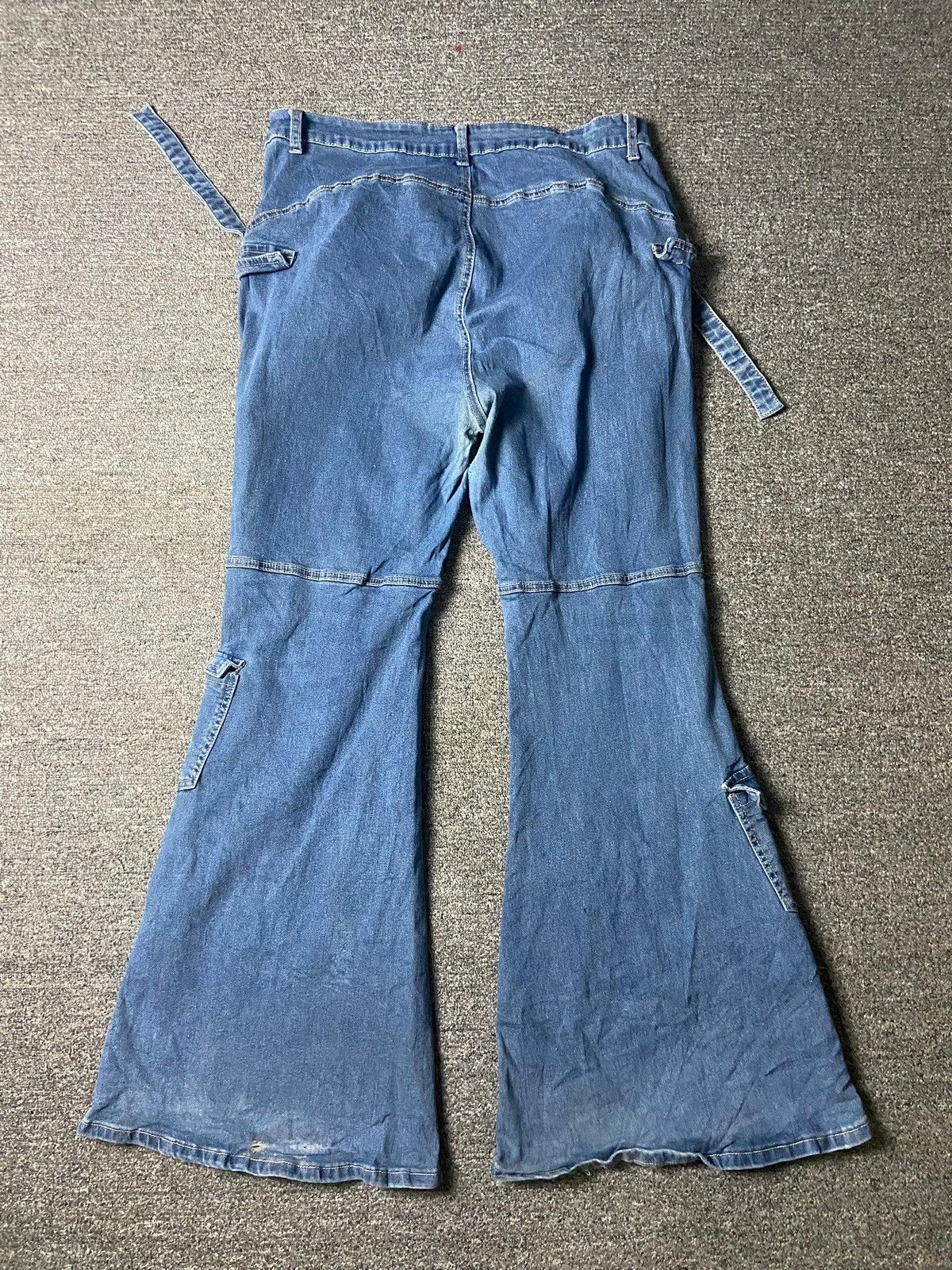 Shein SHEIN Mid Rise Bootcut Cargo Jeans (138) Size 34" / US 12 / IT 48 - 2 Thumbnail