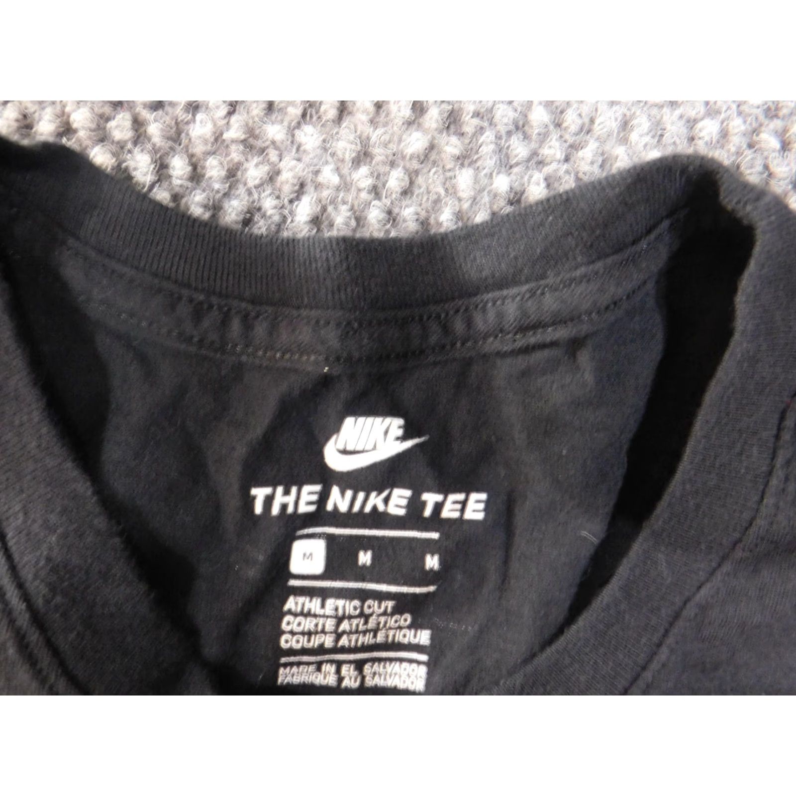 Nike Nike Mens Medium Black Shirt Athletic Tee with Graphic Print Crew Neck Short Sleeve Logo T-Shirt Vintage Retro Style Size US M / EU 48-50 / 2 - 4 Thumbnail