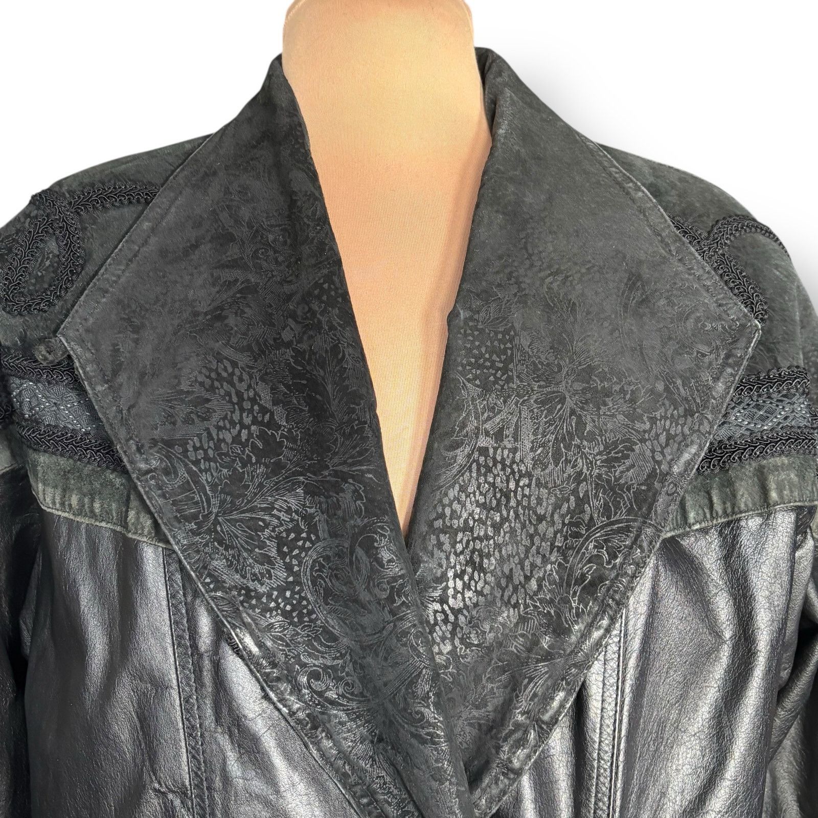 Wilsons Leather Vintage Wilsons Leather Black Long Trench Coat Suede Floral Size M / US 6-8 / IT 42-44 - 3 Thumbnail