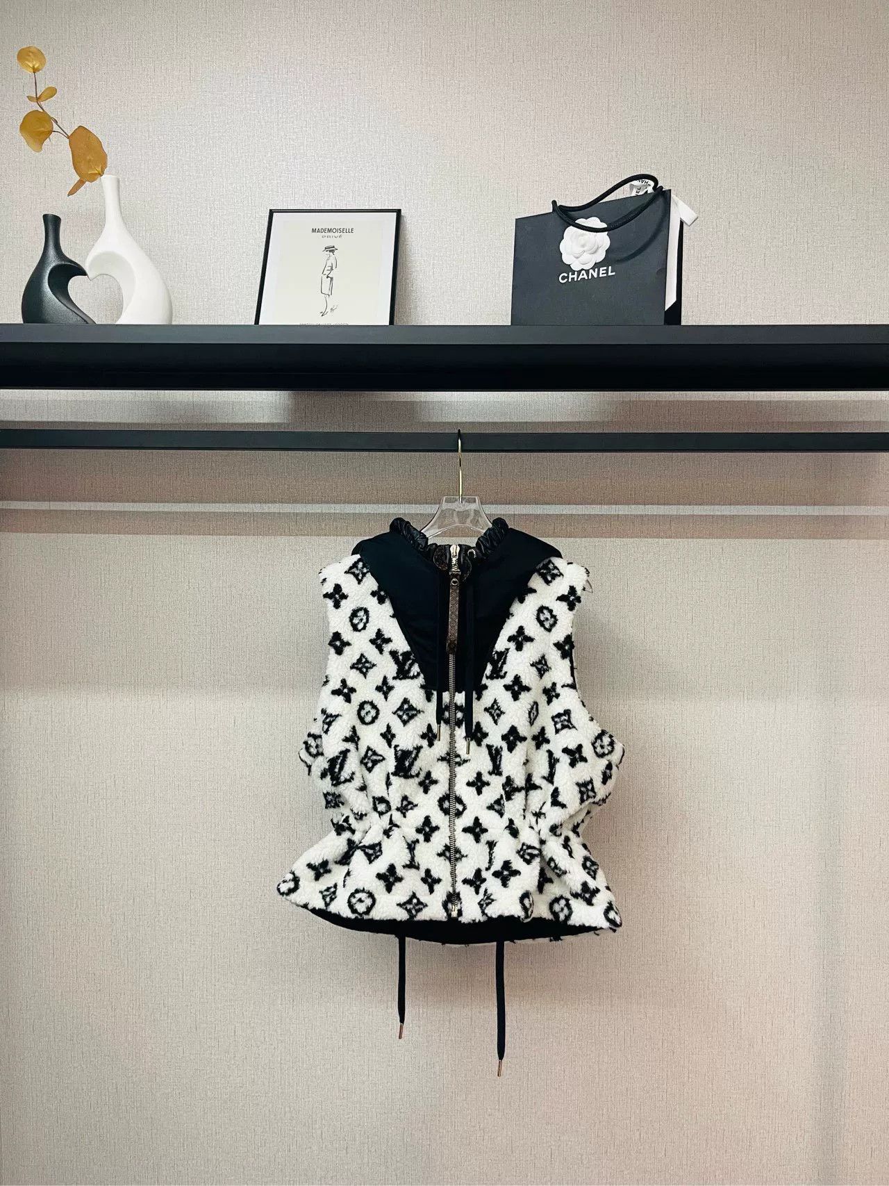 Louis Vuitton LV Monogram Black White Vest Size US M / EU 48-50 / 2 - 1 Thumbnail