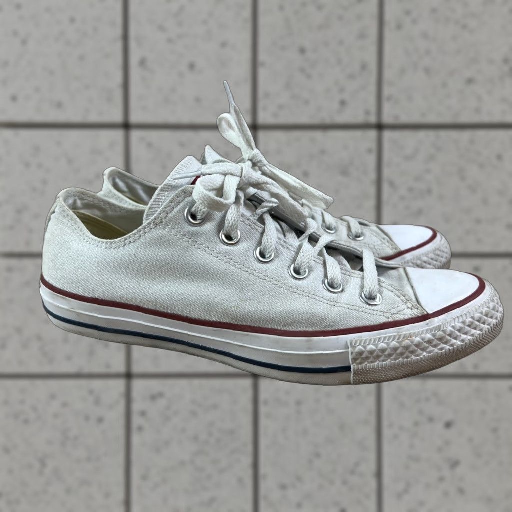 Converse Converse All Star Chuck Taylor Low Top White Shoes Unisex Adults 9 US Mens Womens Sneakers Star Theme Size M / US 6-8 / IT 42-44 - 1 Thumbnail