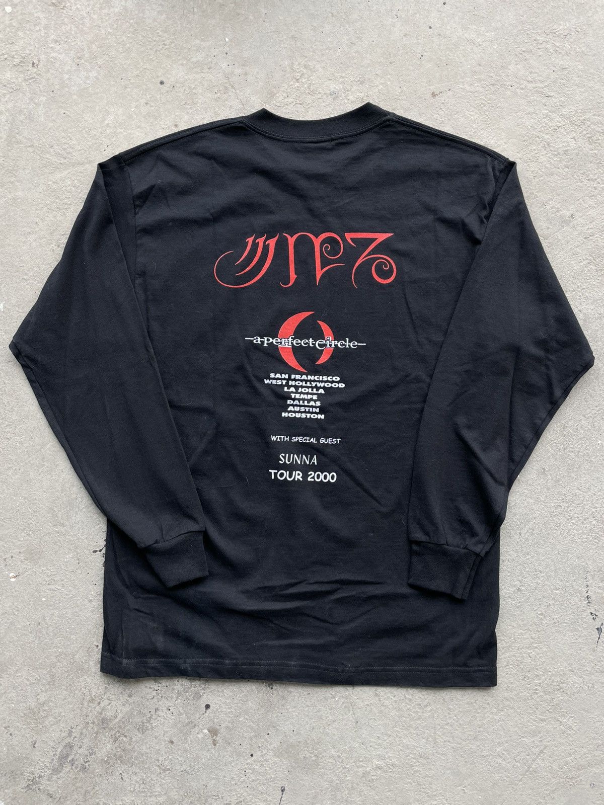 Band Tees RARE A perfect circle sunna tour band tee vintage 2000s Size US XL / EU 56 / 4 - 2 Thumbnail