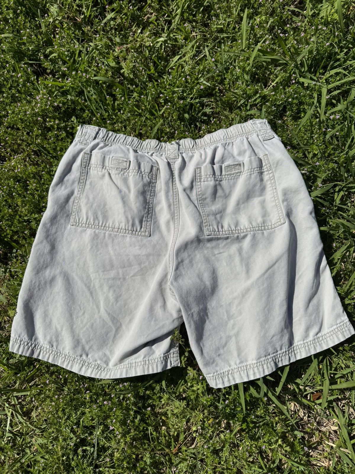 Vintage × Wrangler Light grey vintage cargo shorts with adjustable waist belt☀️ Size US 35 - 2 Thumbnail