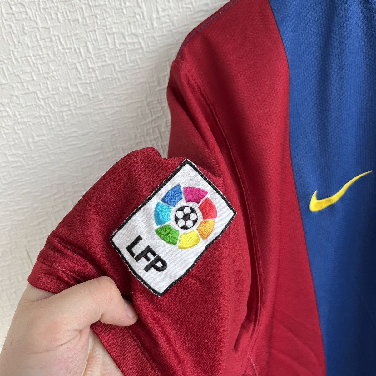 Nike 2006/07 NIKE BARCELONA HOME #19 MESSI SOCCER SHIRT JERSEY Size US L / EU 52-54 / 3 - 10 Thumbnail