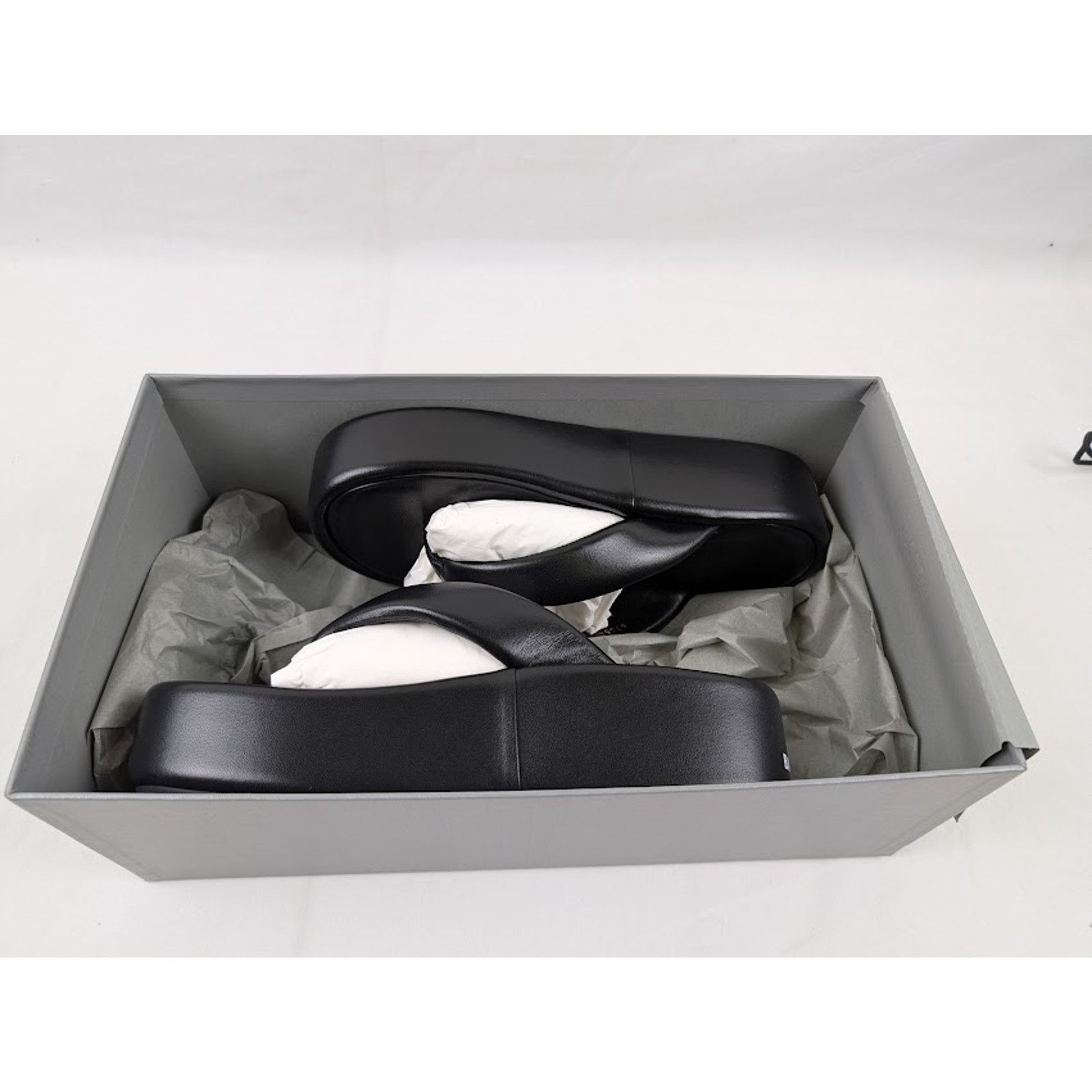 Balenciaga o1rshd1 Smooth Nappa/ Logo Slides in Black/White 38 Size US 8 / IT 38 - 13 Thumbnail