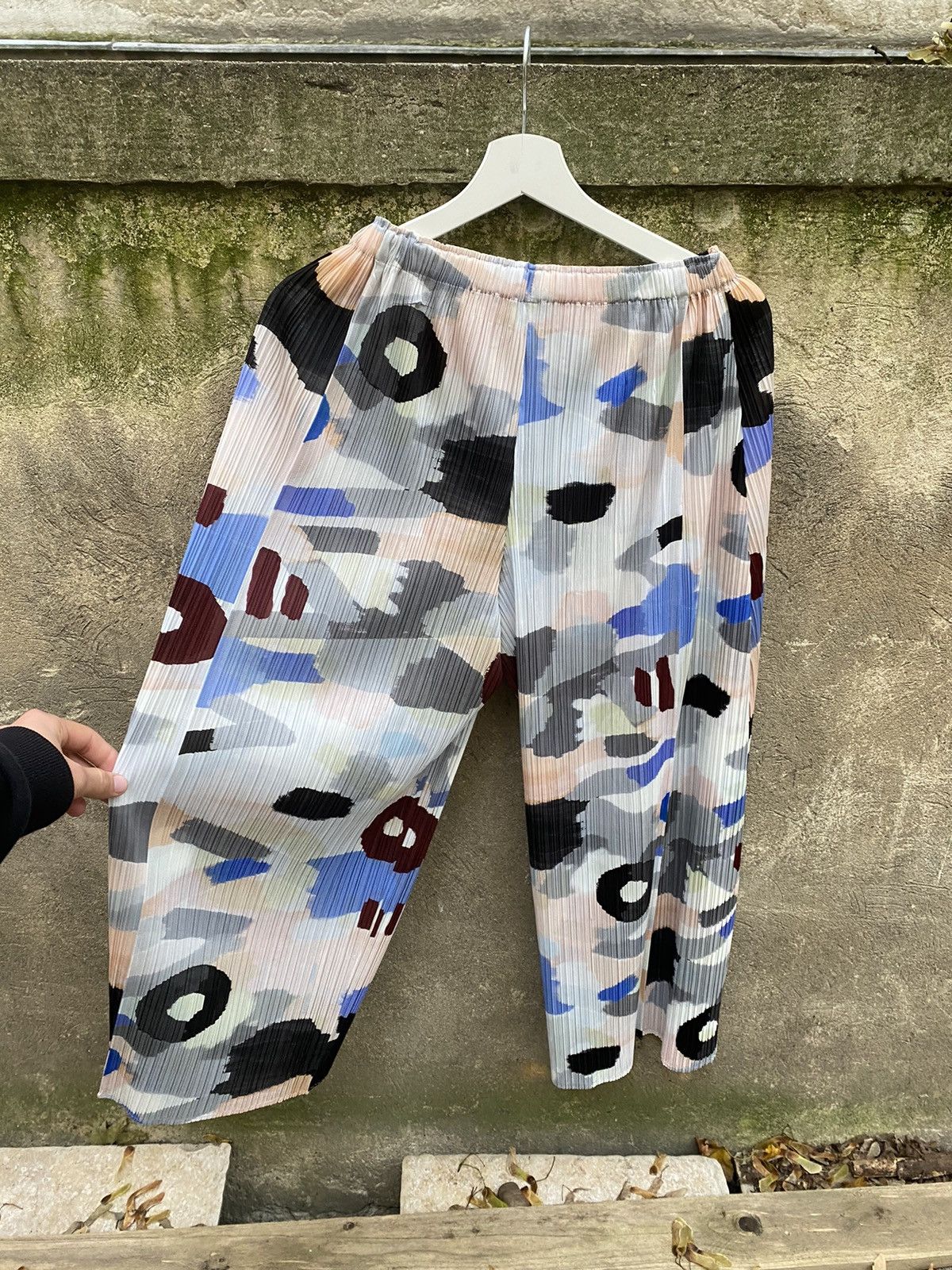 Pleats Please Issey Miyake Pleats Please Issey Miyake Overprinted Pants Size 27" / US 4 / IT 40 - 6 Thumbnail