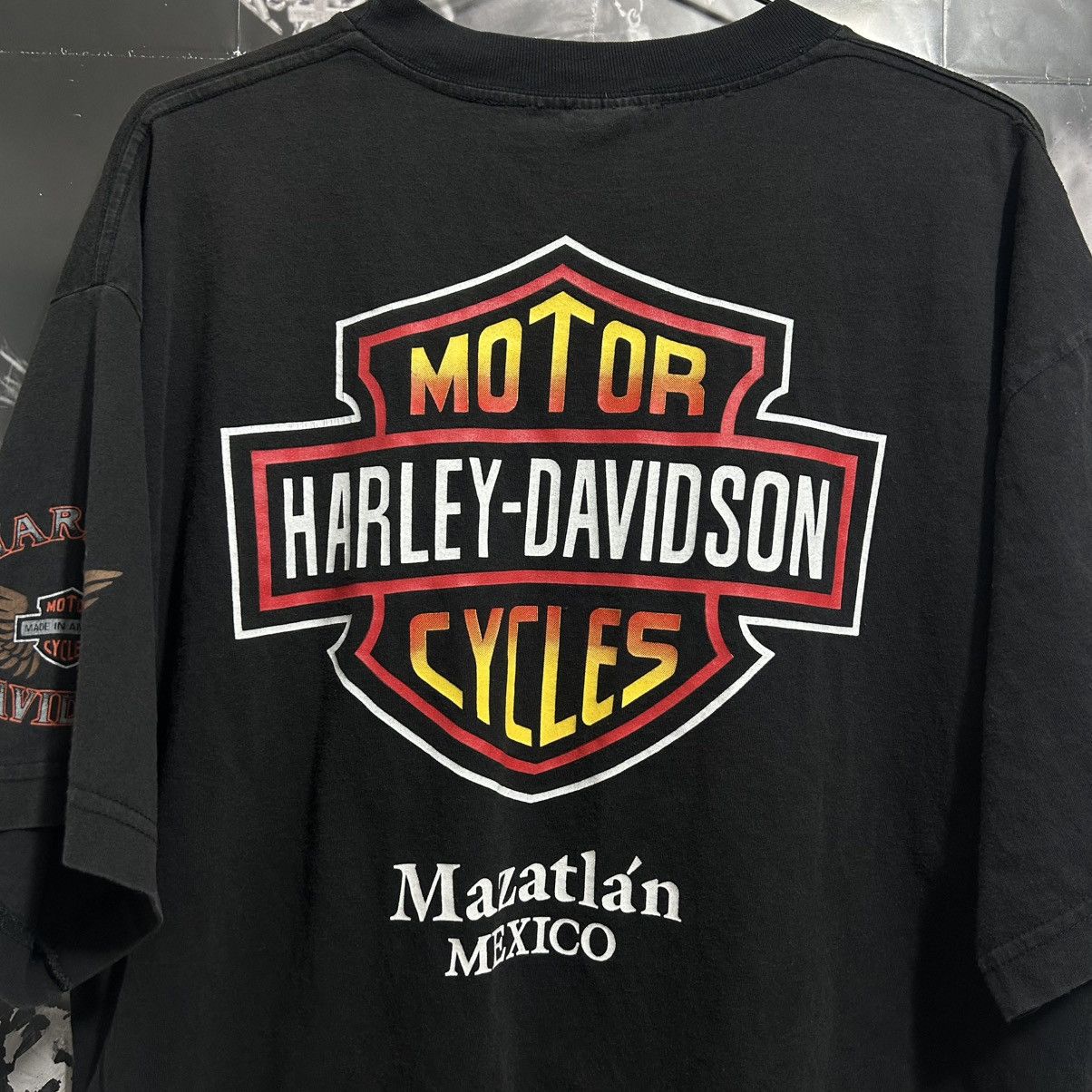 Harley Davidson HARLEY DAVIDSON LEGENDS LIVE WHERE LEGENDS ROAM VINTAGE 1991 Size US XL / EU 56 / 4 - 5 Thumbnail