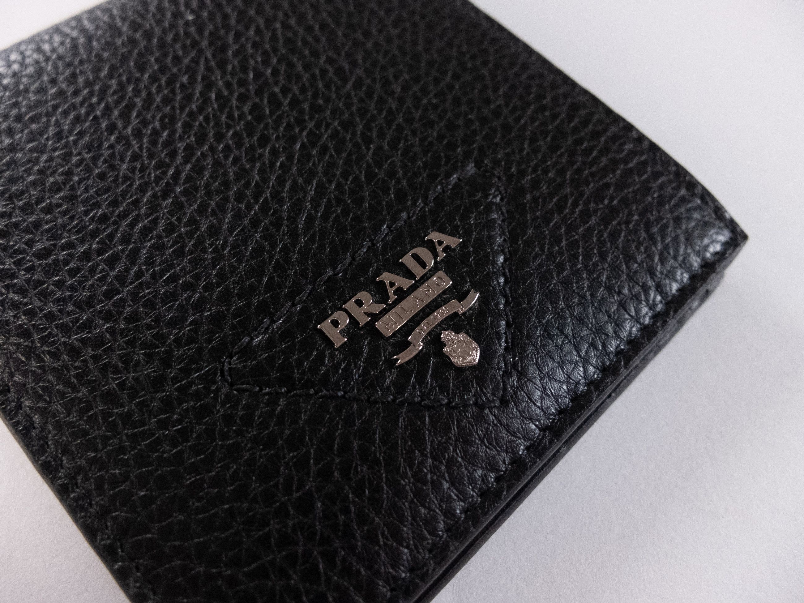 Prada PRADA black enamel triangle logo leather bifold wallet Size ONE SIZE - 2 Thumbnail