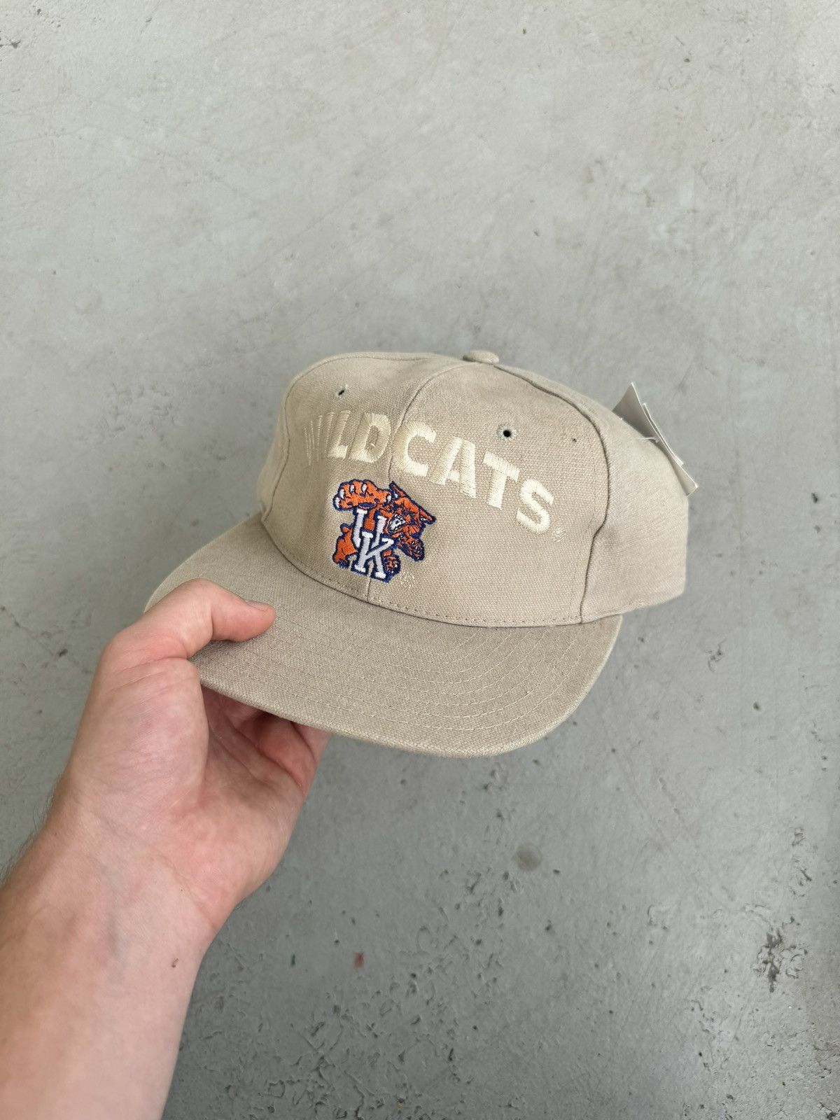 Starter Vintage Kentucky Wildcats Spelled Out Brand New Hat Size ONE SIZE - 2 Thumbnail