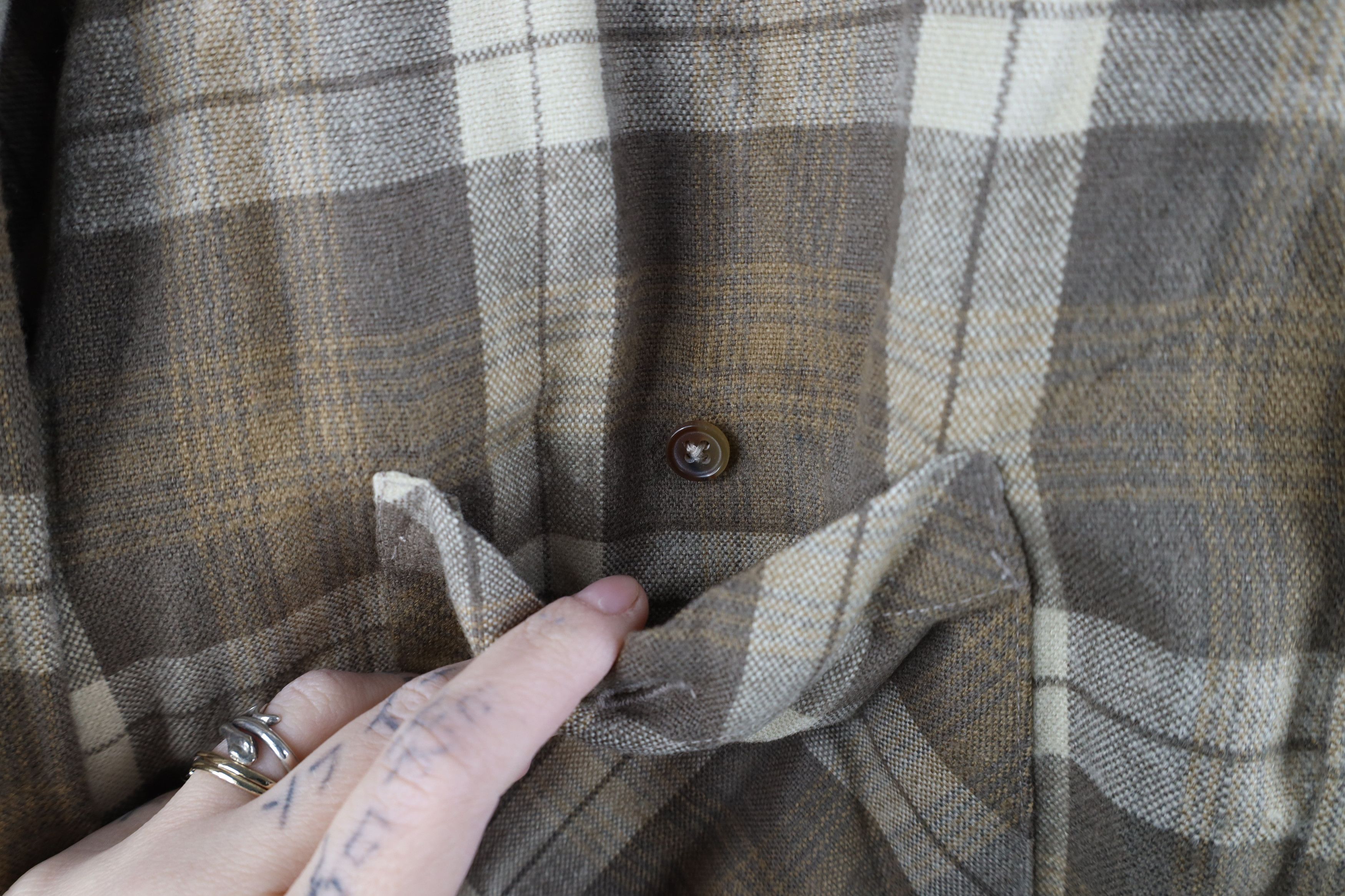 Vintage Vintage 90s Streetwear Knit Double Pocket Button Shirt Size US M / EU 48-50 / 2 - 5 Thumbnail
