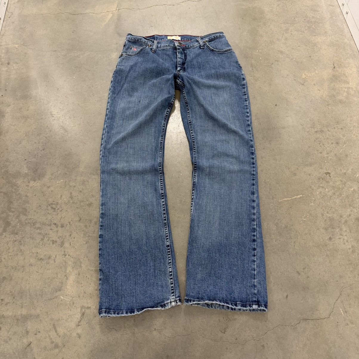 Wrangler Vintage Wrangler Denim Bootcut Jeans Y2K Flared Blue Denim Size US 31 - 1 Thumbnail