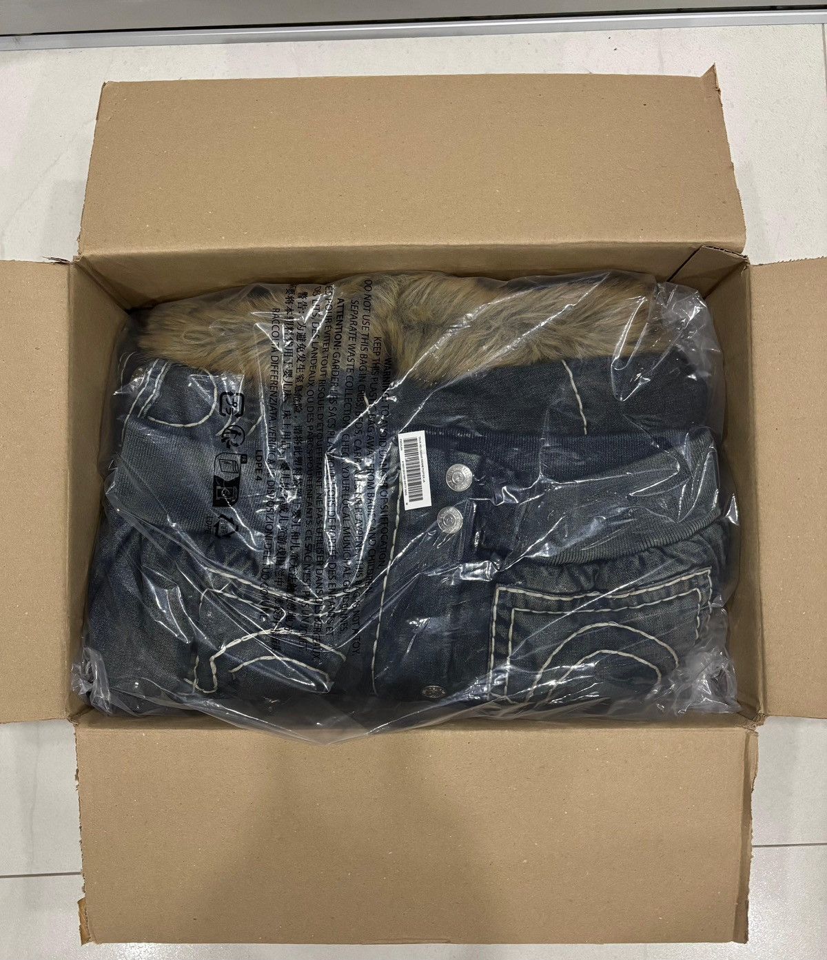 Supreme × True Religion Supreme x True Religion Puffer M Size US M / EU 48-50 / 2 - 4 Thumbnail