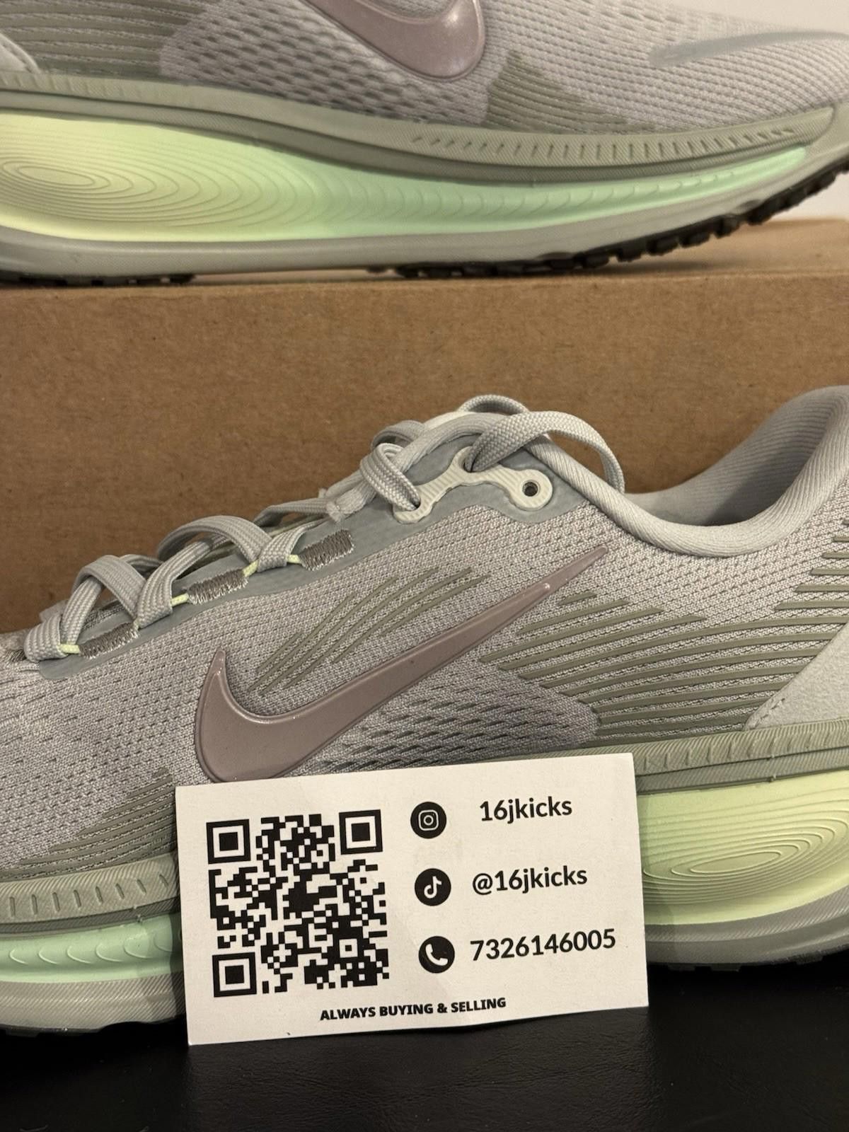 Nike MEN's 6 - Nike Vomero 18 Light Silver College Grey Size US 6 / EU 39 - 3 Thumbnail