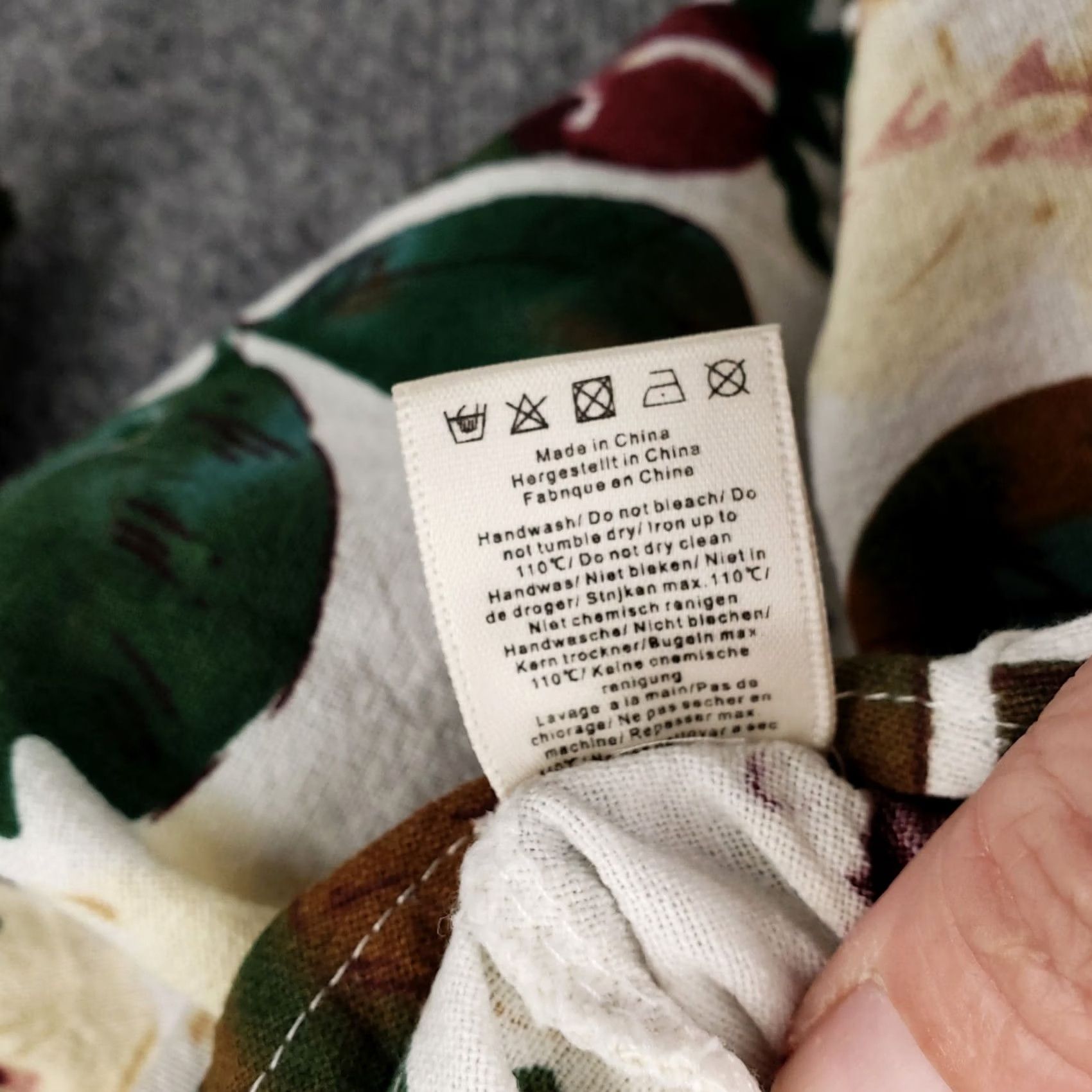 Vintage Cellabie Dress Womens Small White Green Floral Tunic Shift Roll Tab Sleeves Casual Size S / US 4 / IT 40 - 5 Thumbnail