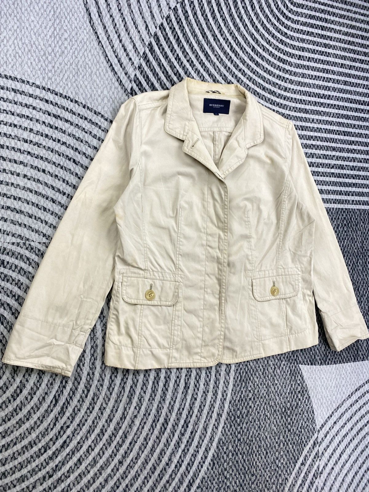 Burberry Vintage Burberry London Double Pocket Jacket Size M / US 6-8 / IT 42-44 - 3 Thumbnail